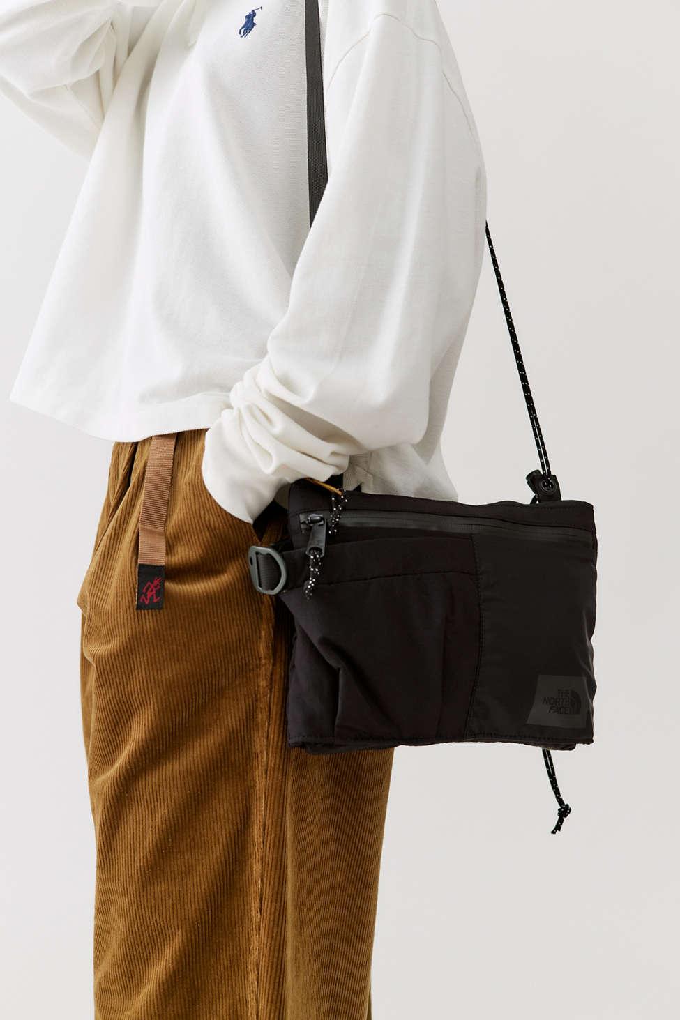 The North Face Mountain Shoulder Bag in Black | Lyst