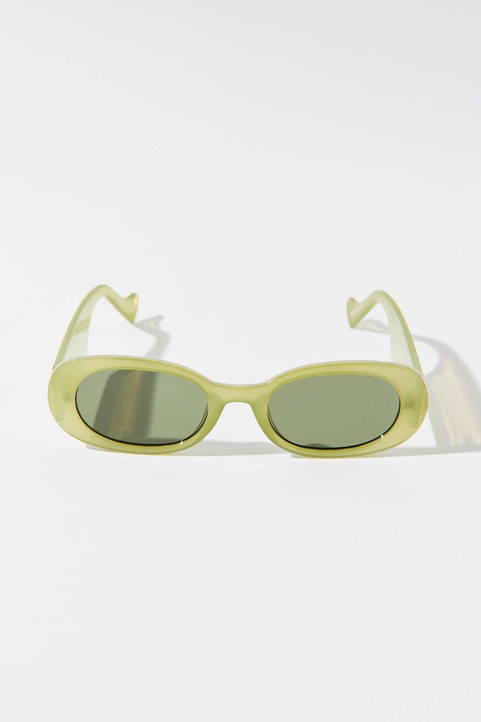 Urban Outfitters Clem Chunky Oval Sunglasses in Green | Lyst Canada