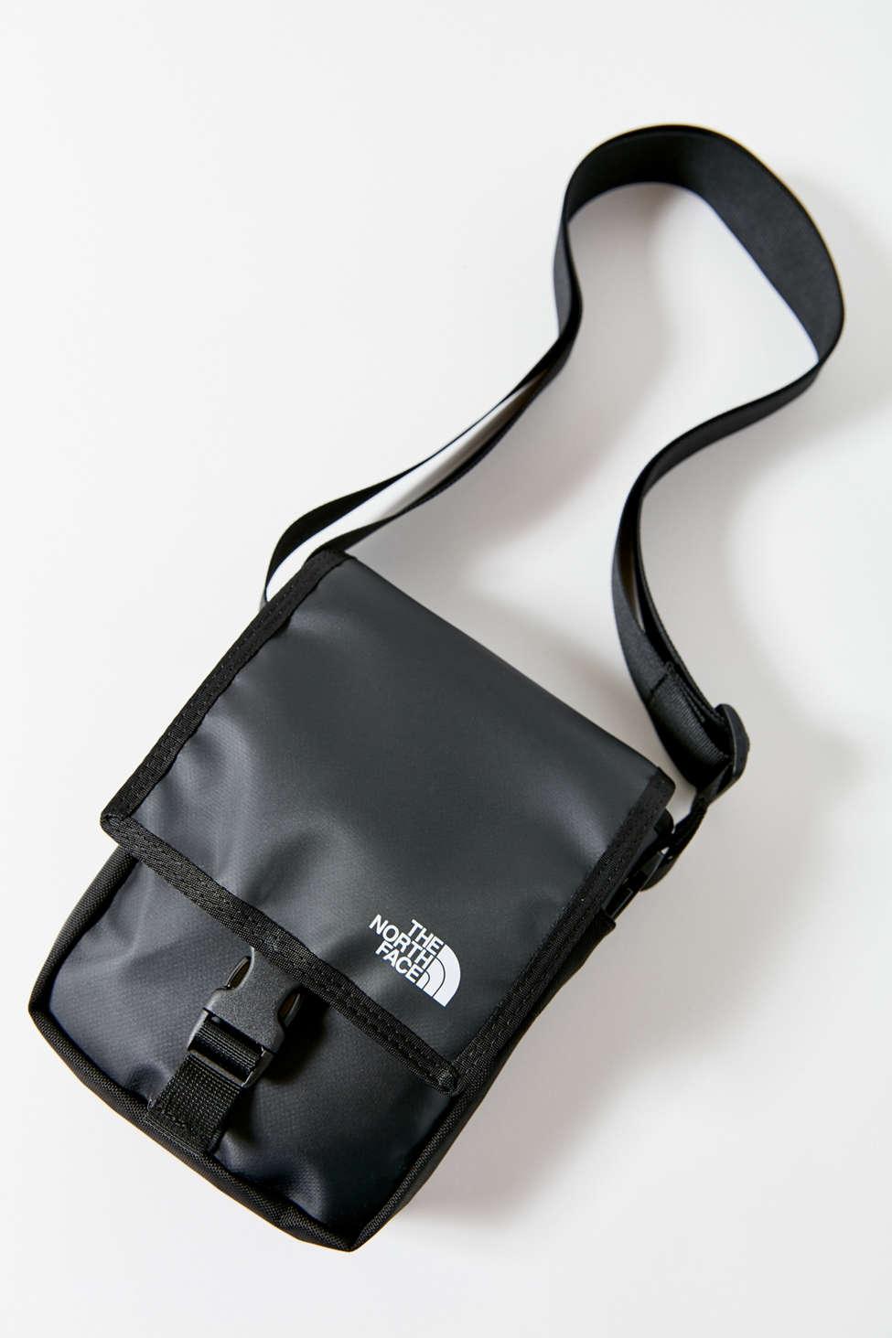 The North Face The North Face Bardu Crossbody Bag in Black | Lyst