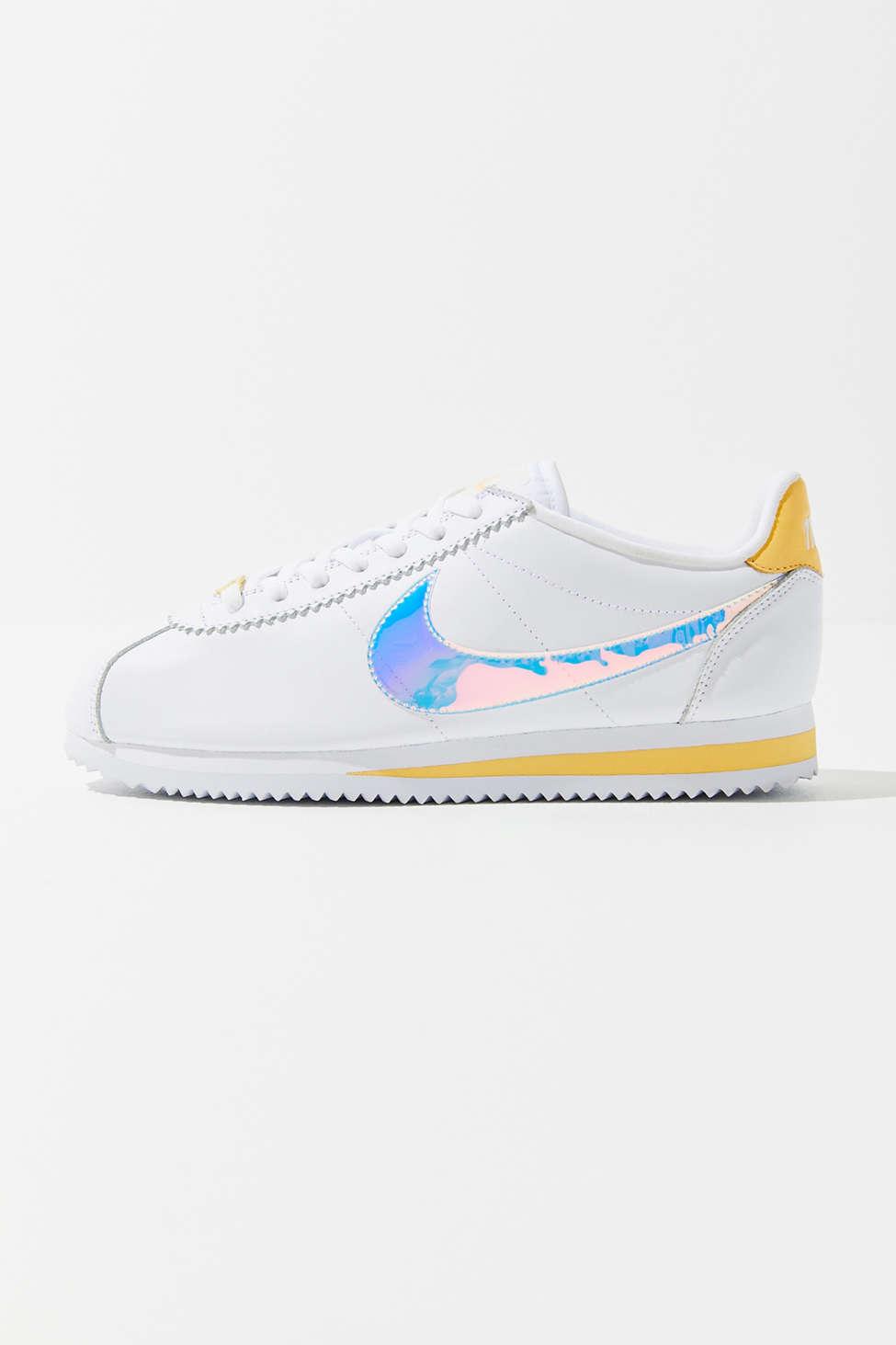 have a nike day air force 1 mid