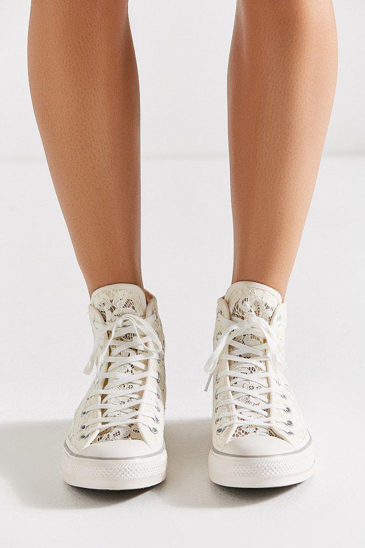 Converse Chuck Taylor Lace High Sneaker in White |