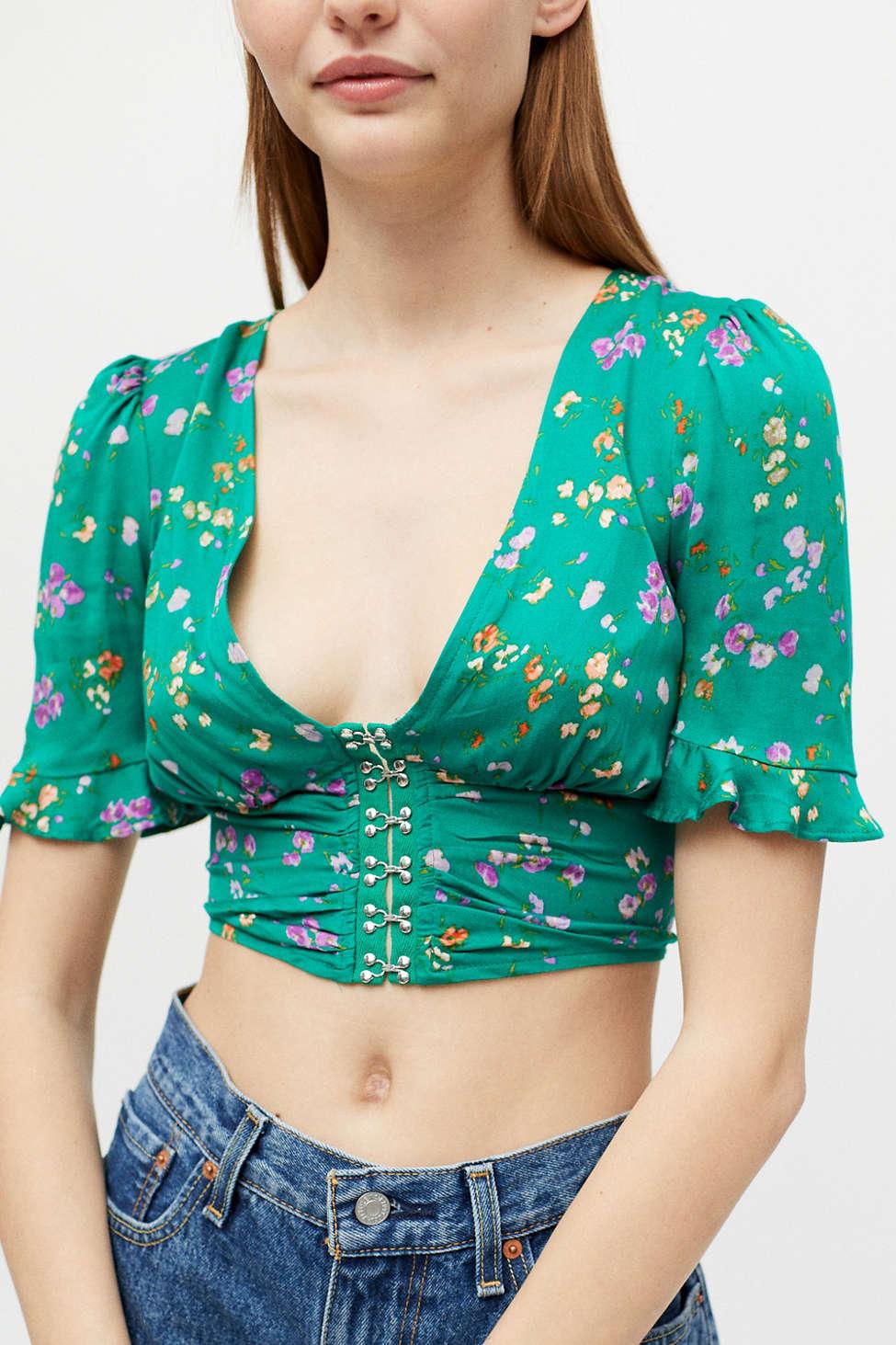Urban Outfitters Uo Melody Floral Cropped Blouse in Green | Lyst