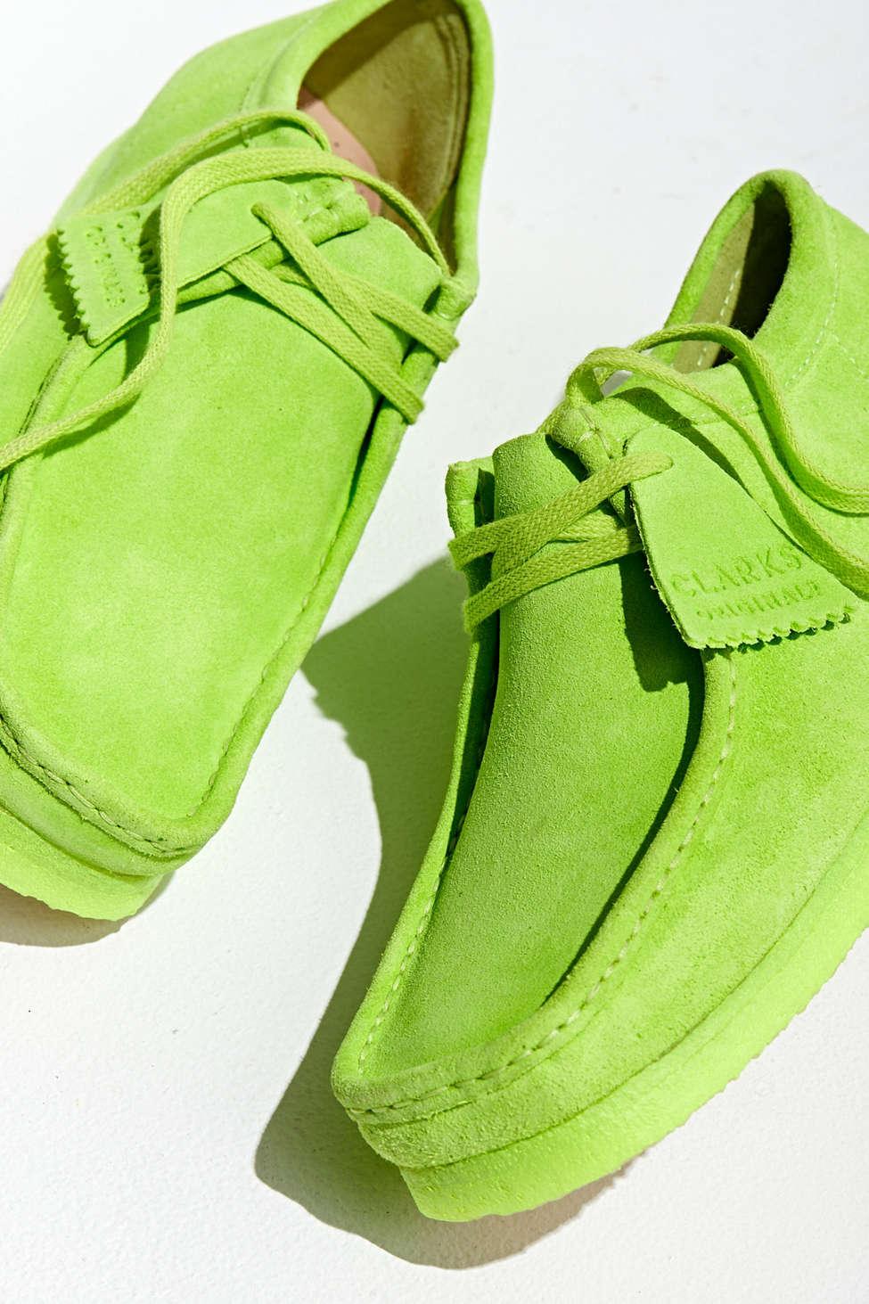 Clarks Neon Wallabee Boot in Green for Men | Lyst