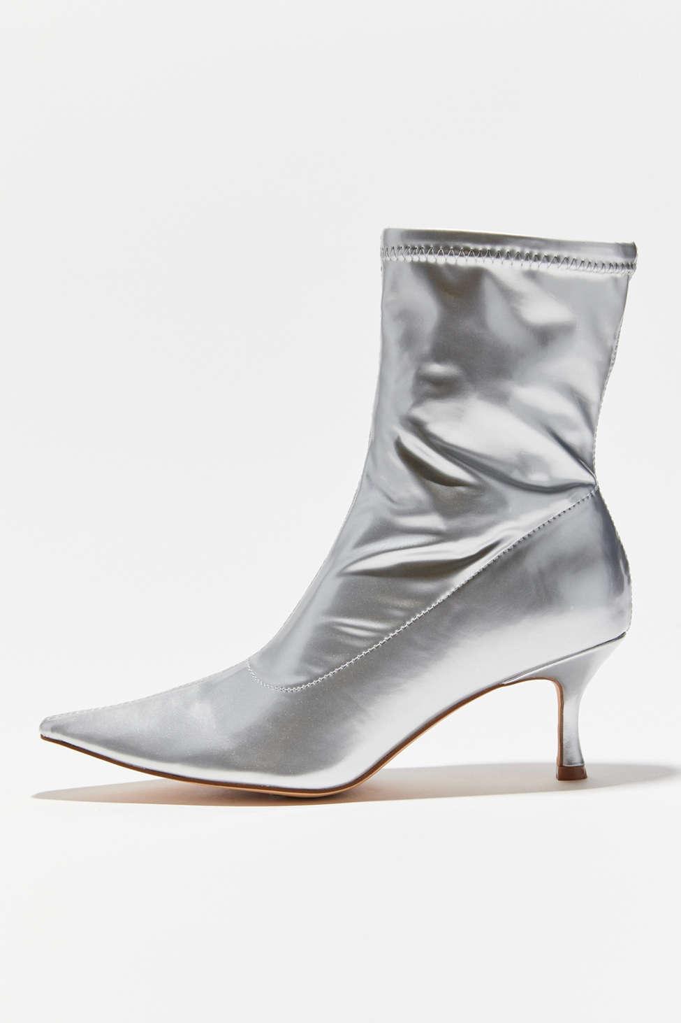 Urban Outfitters Uo Kamila Kitten Heel Ankle Boot in Gray | Lyst