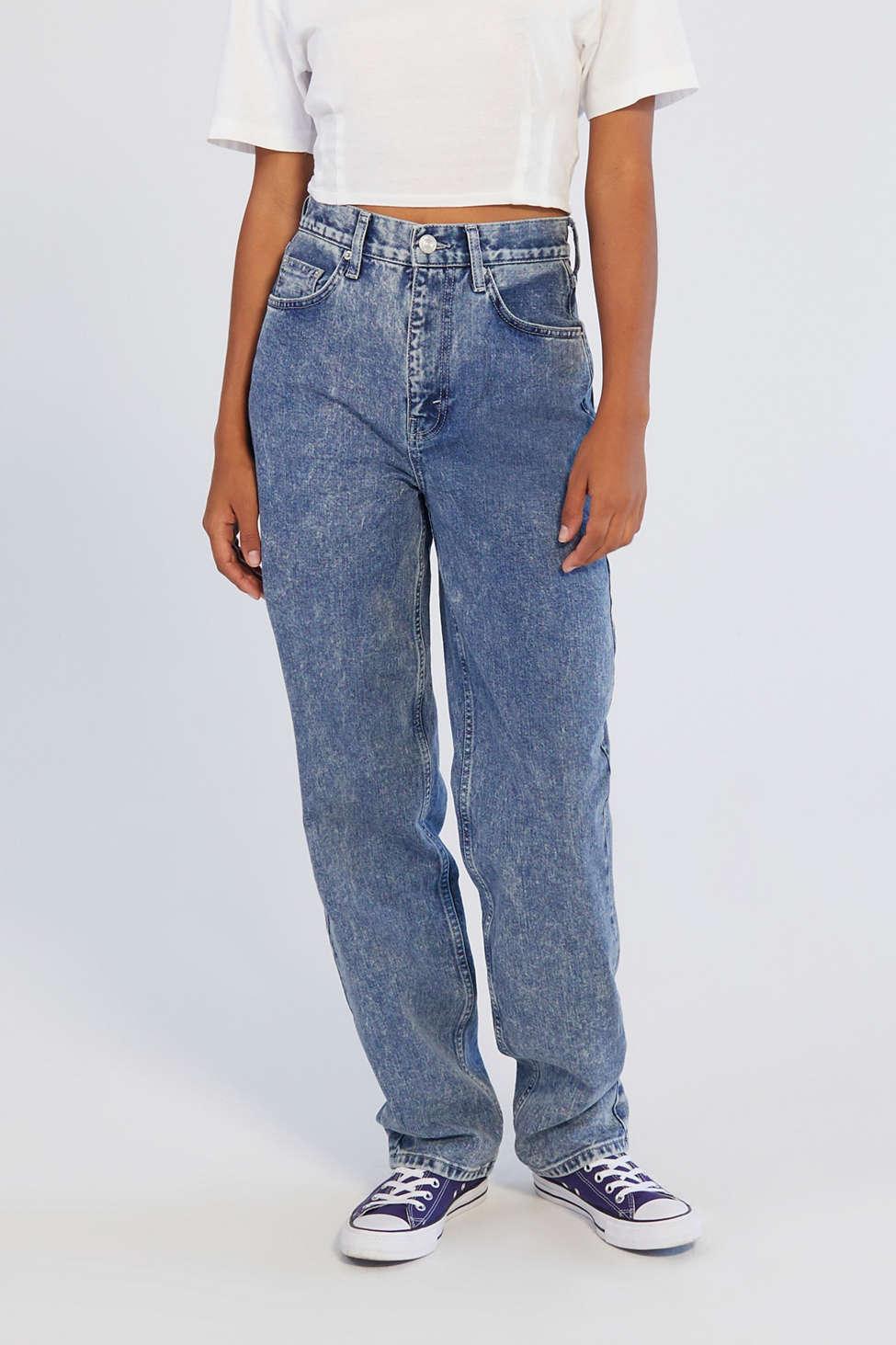 BDG Petite High-Waisted Baggy Jean – Medium Wash  High waisted baggy jeans,  Cute casual outfits, Mom jeans outfit