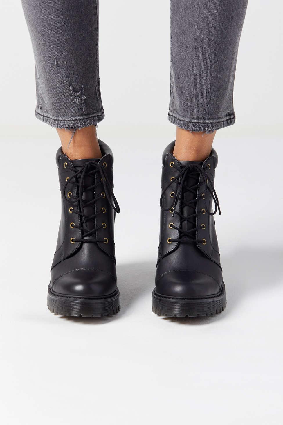 Dr. Martens Leather Averil Boot in Black - Lyst