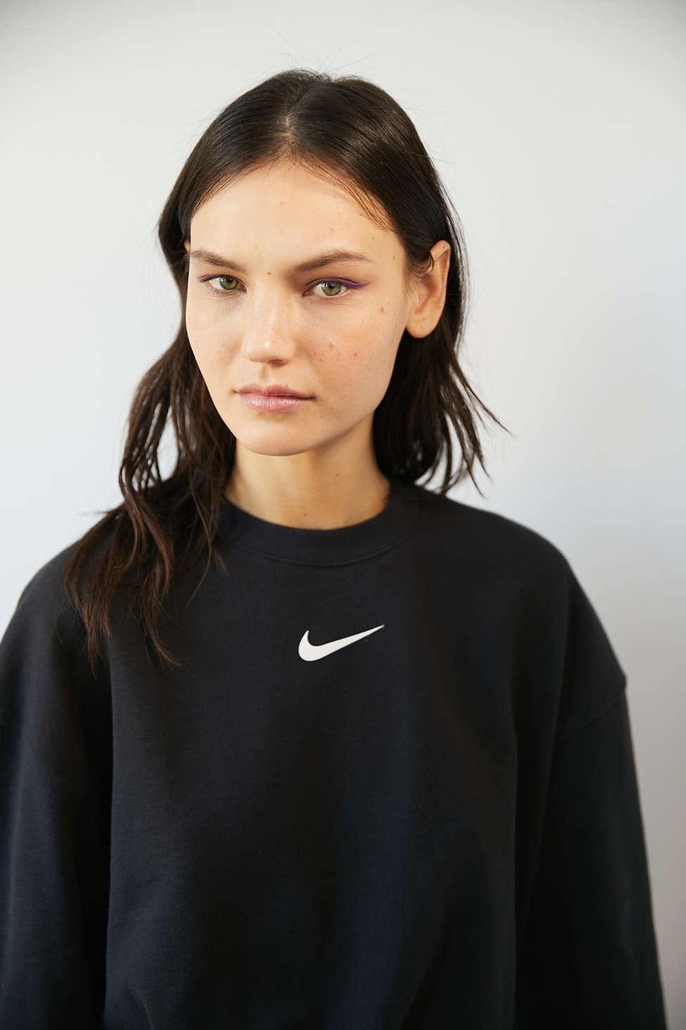 Nike Swoosh Crew Neck Cropped 