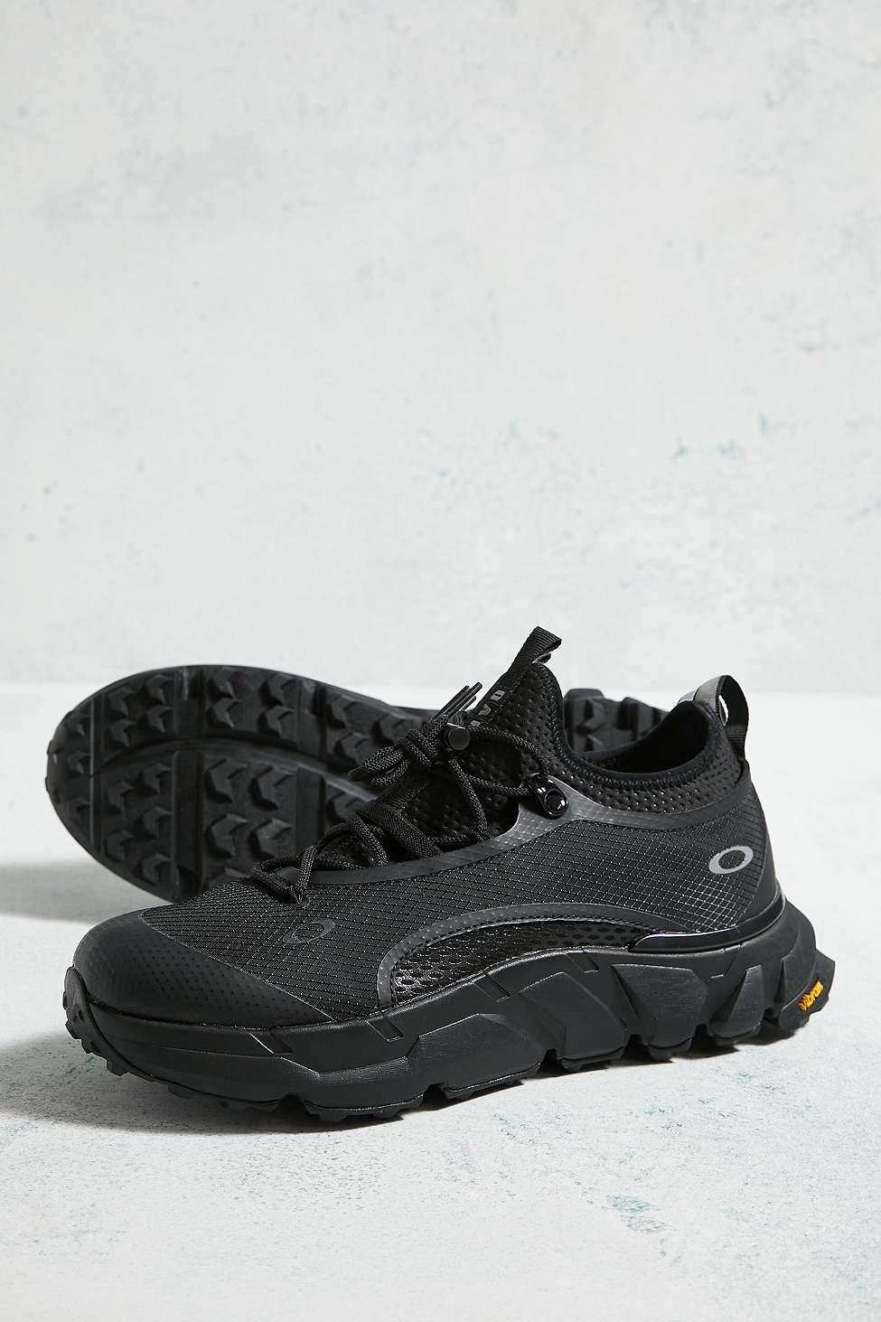 Oakley Triple Light Breathe Trainers in Black for Men | Lyst UK