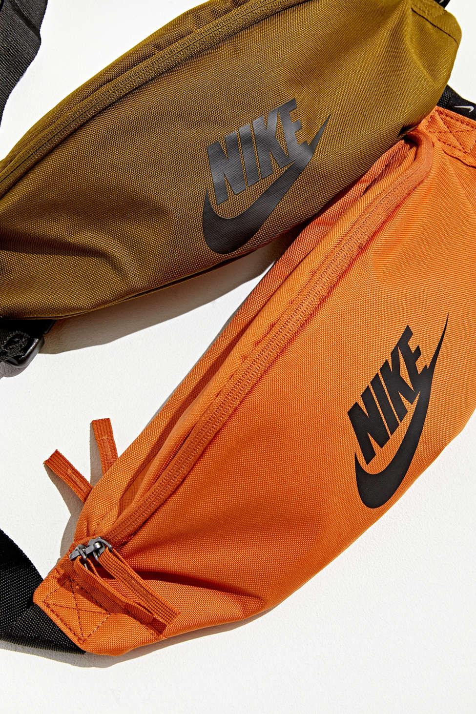Nike Nike Heritage Sling Bag in Orange 