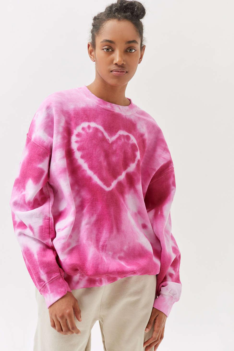 Urban Renewal Remade Heart Tie-dye Crew Neck Sweatshirt in Pink | Lyst