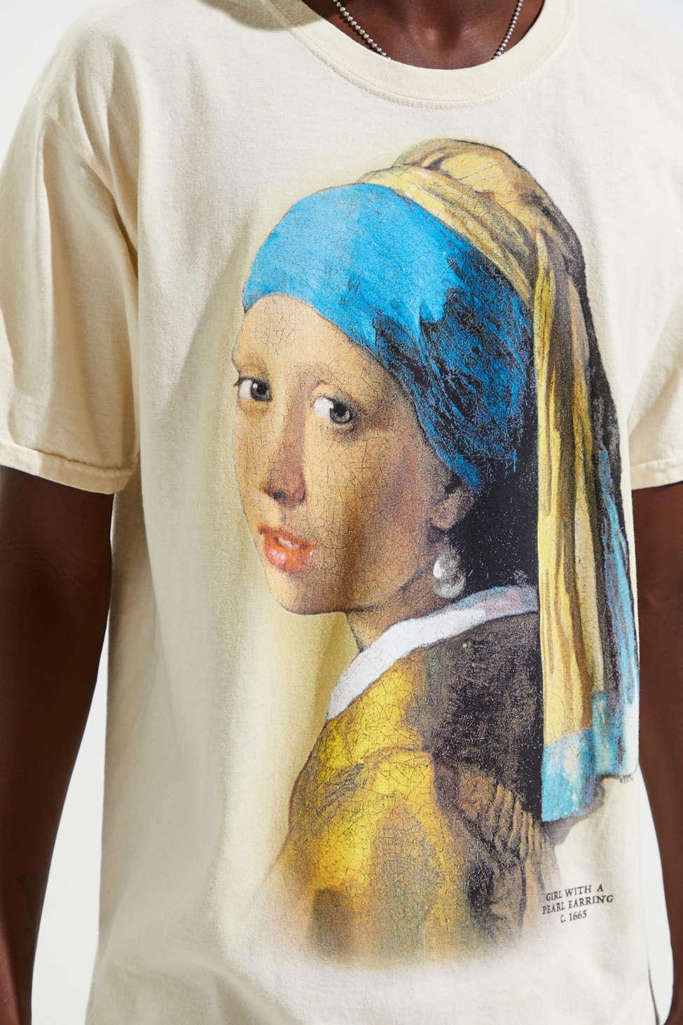 Urban Outfitters Cotton Girl With Pearl Earring Tee in Cream (Blue 