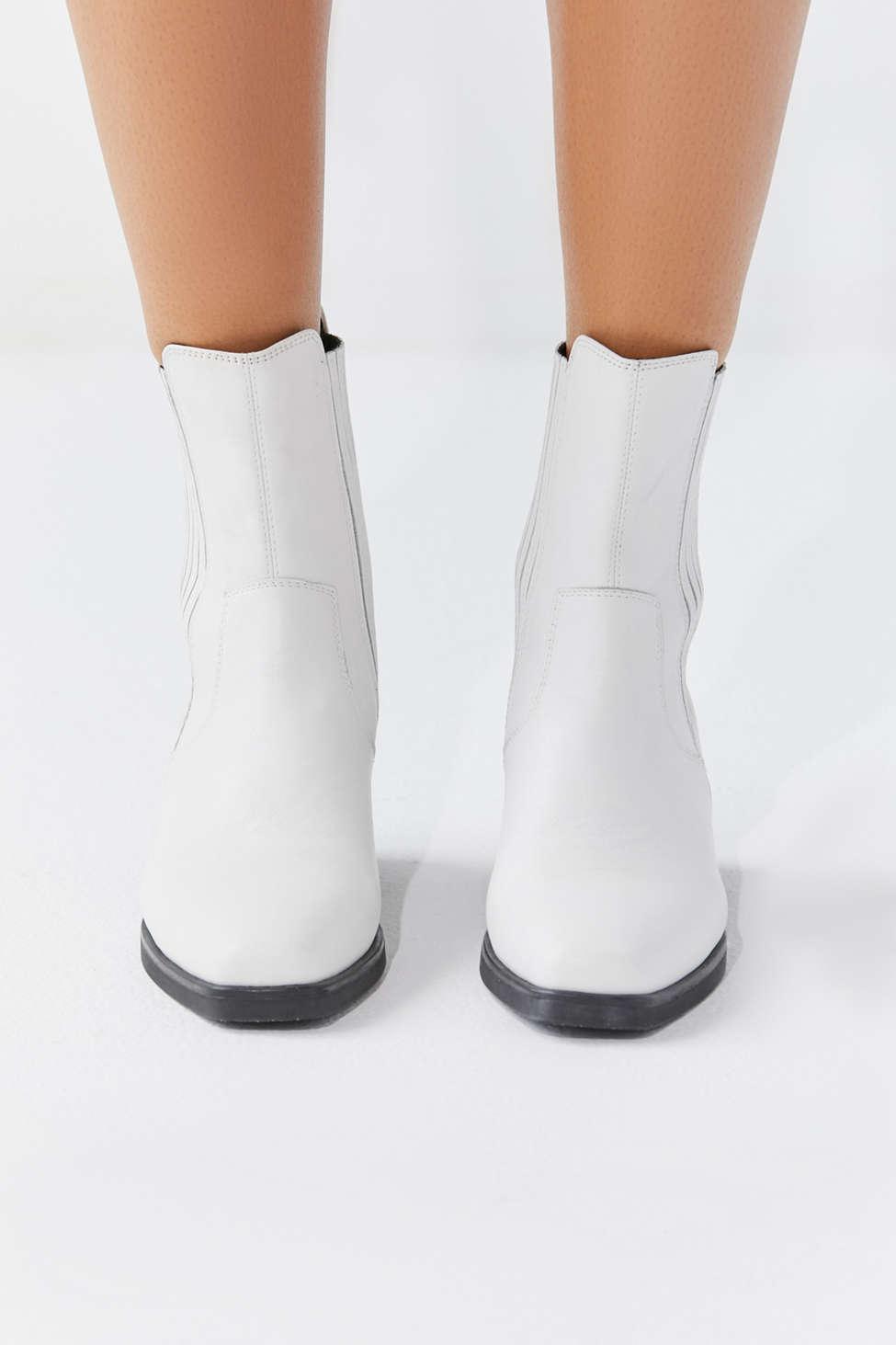 vagabond simone white