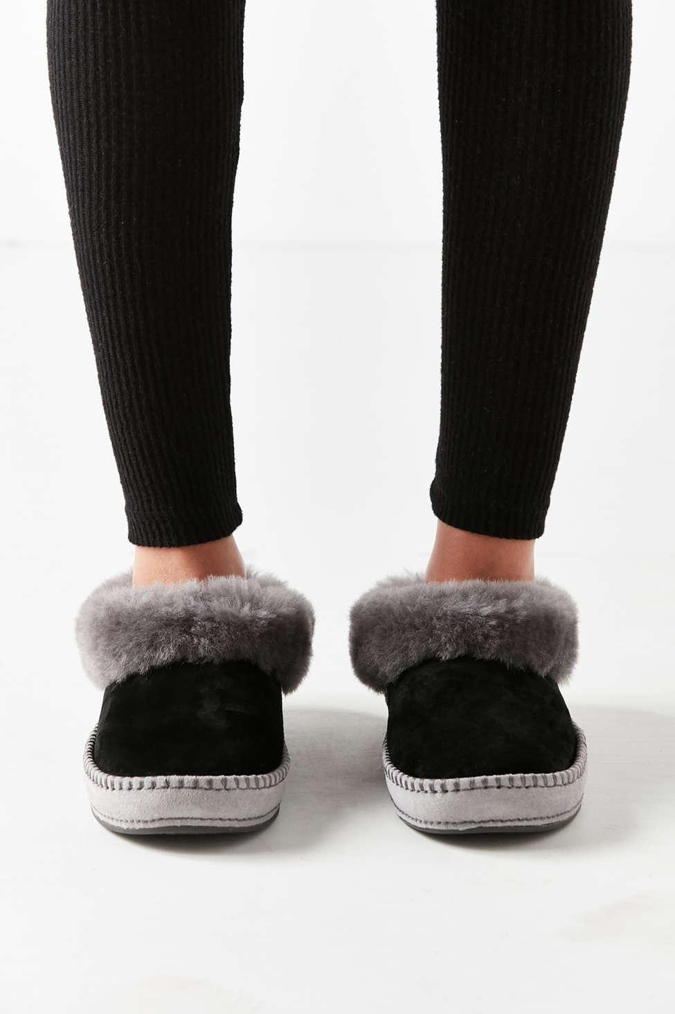 UGG Wrin Slipper in Black | Lyst