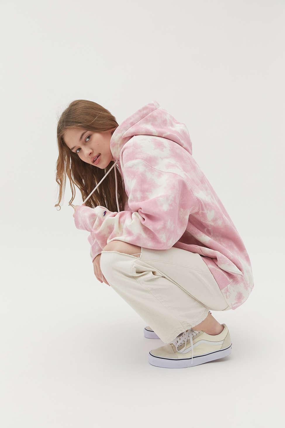 Champion Uo Exclusive Tie-dye Boyfriend Hoodie Sweatshirt in Pink | Lyst
