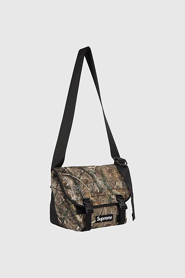Men's Supreme Messenger bags from $82 | Lyst