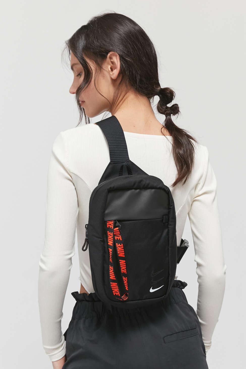 Nike Nike Sportswear Essential Sling Bag in Black | Lyst