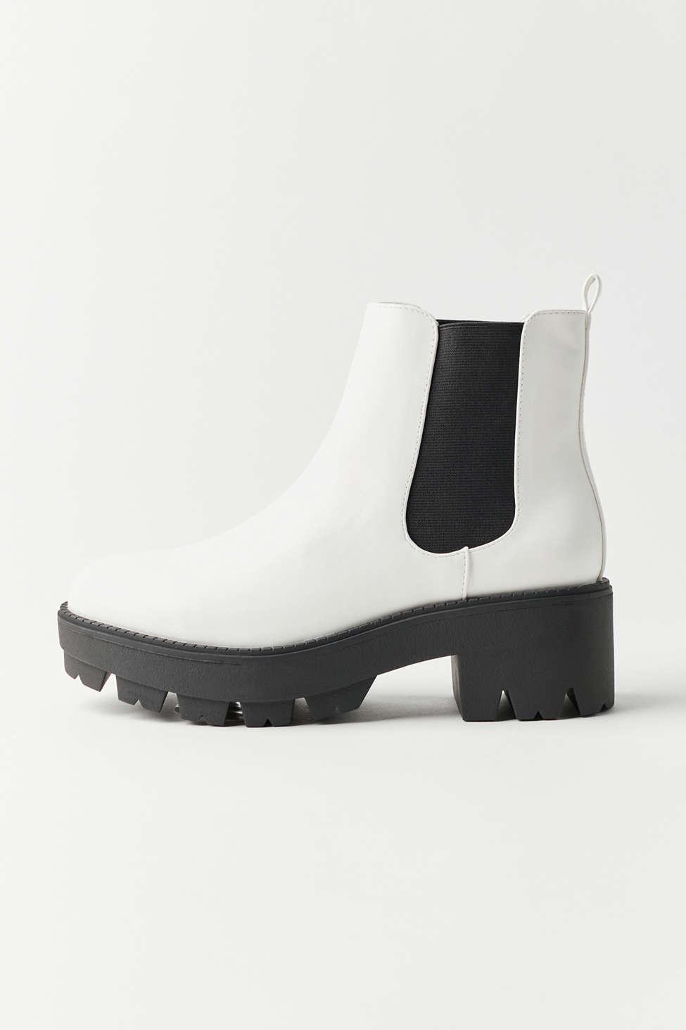Urban Outfitters Uo Remy Chelsea Boot in White | Lyst