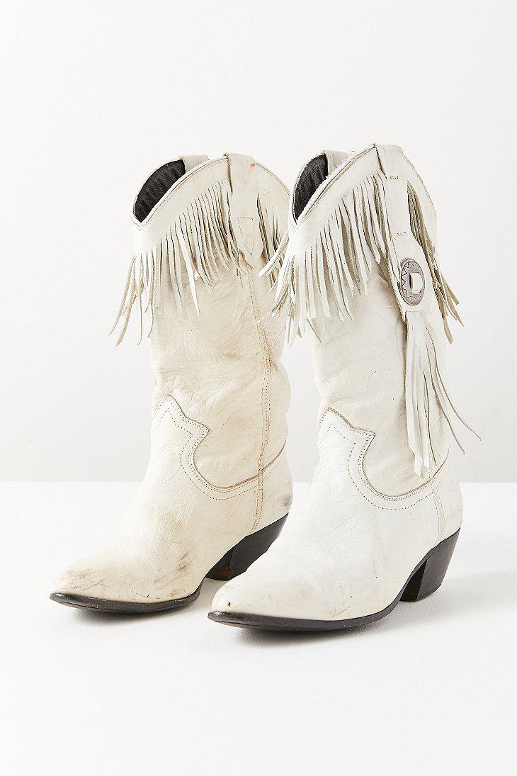 white cowgirl boots with fringe