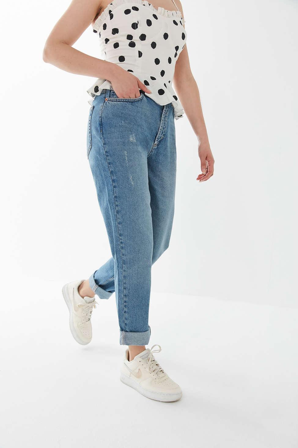 BDG Petite High-Waisted Baggy Jean – Medium Wash  High waisted baggy jeans,  Cute casual outfits, Mom jeans outfit