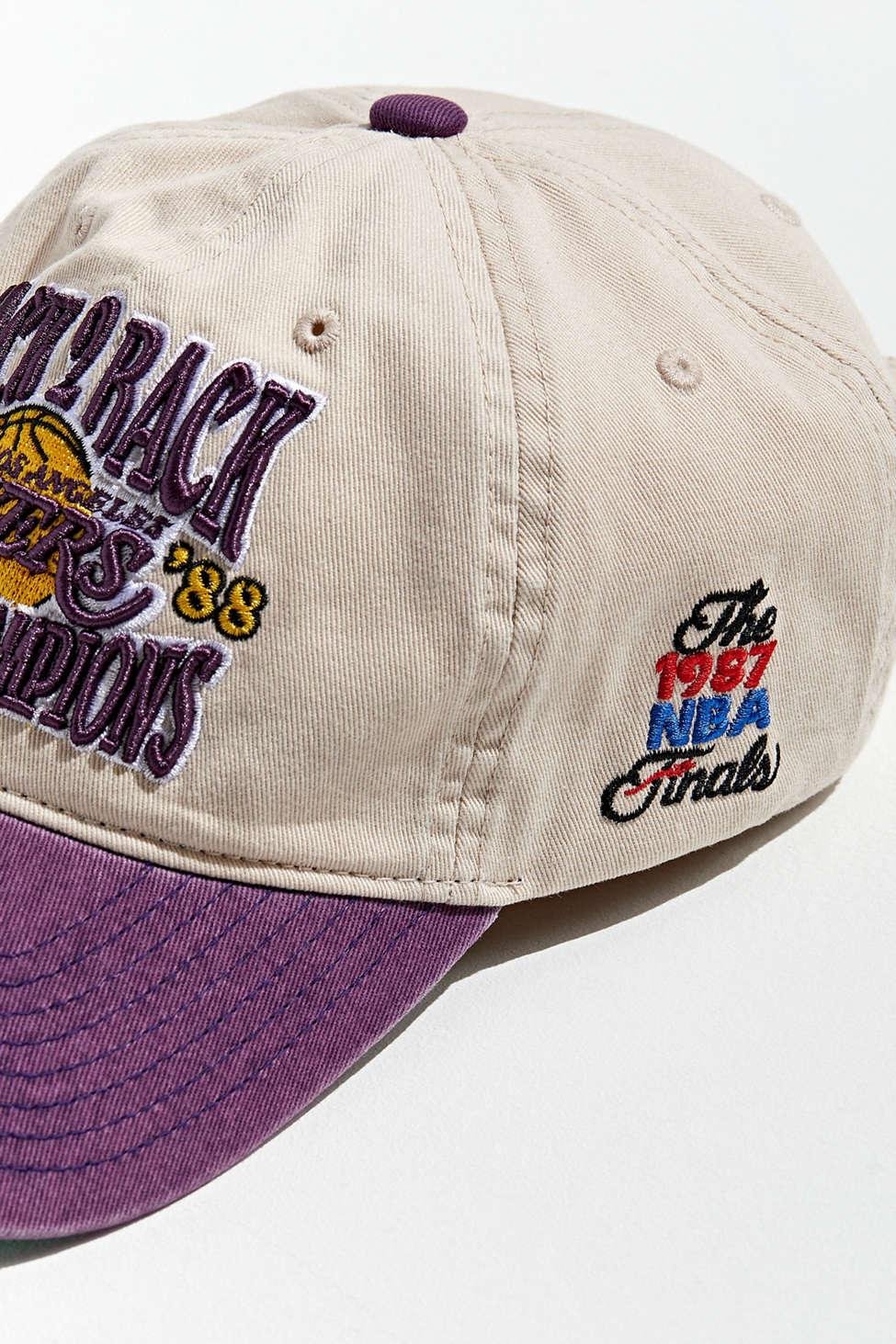 Mitchell & Ness Los Angeles Lakers Award Ceremony Snapback in 2023