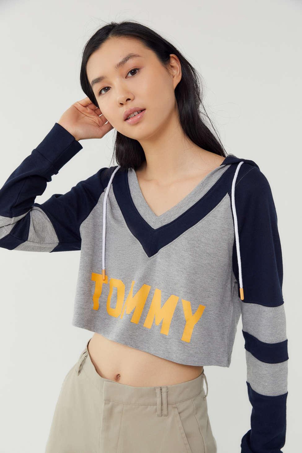 Tommy Hilfiger Cropped Hoodie Urban Outfitters Hot Sale, UP TO 66% OFF |  www.realliganaval.com