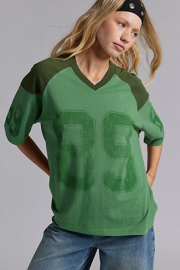 Urban Outfitters 89 V-Neck Boxy Graphic Tee in Green | Lyst