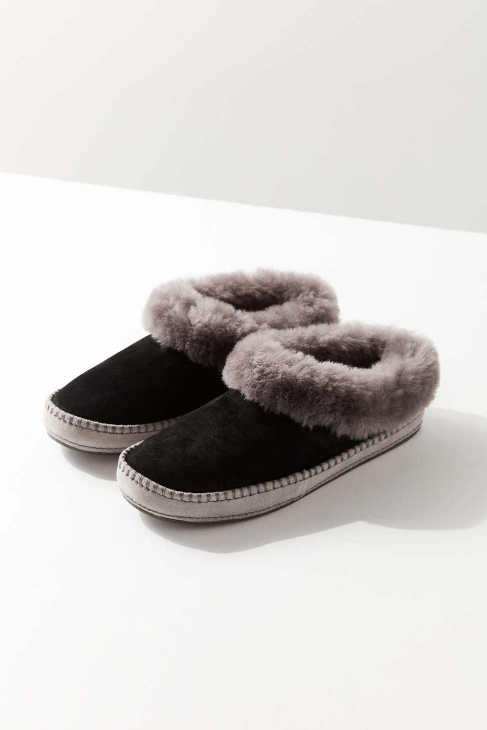 UGG Wrin Slipper in Black | Lyst