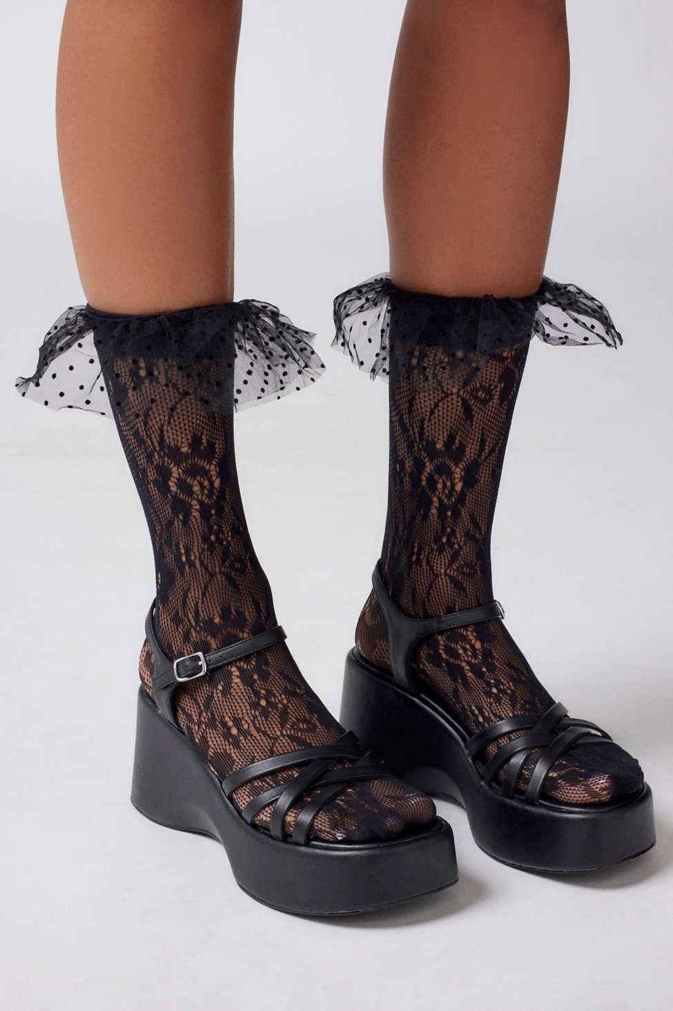 Memoi Floral Lace Ruffle Sock in Black | Lyst
