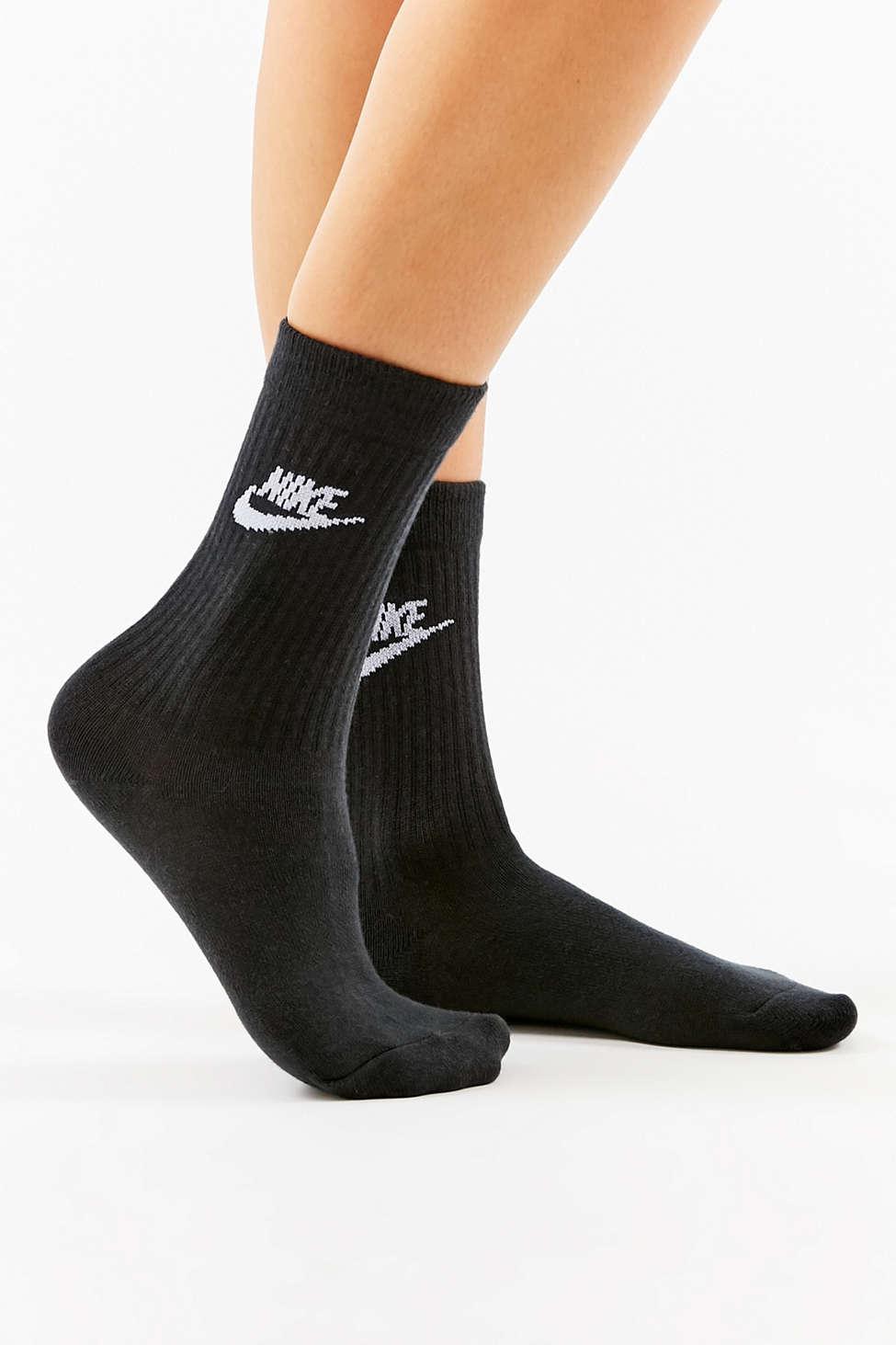 nike sportswear essential socks