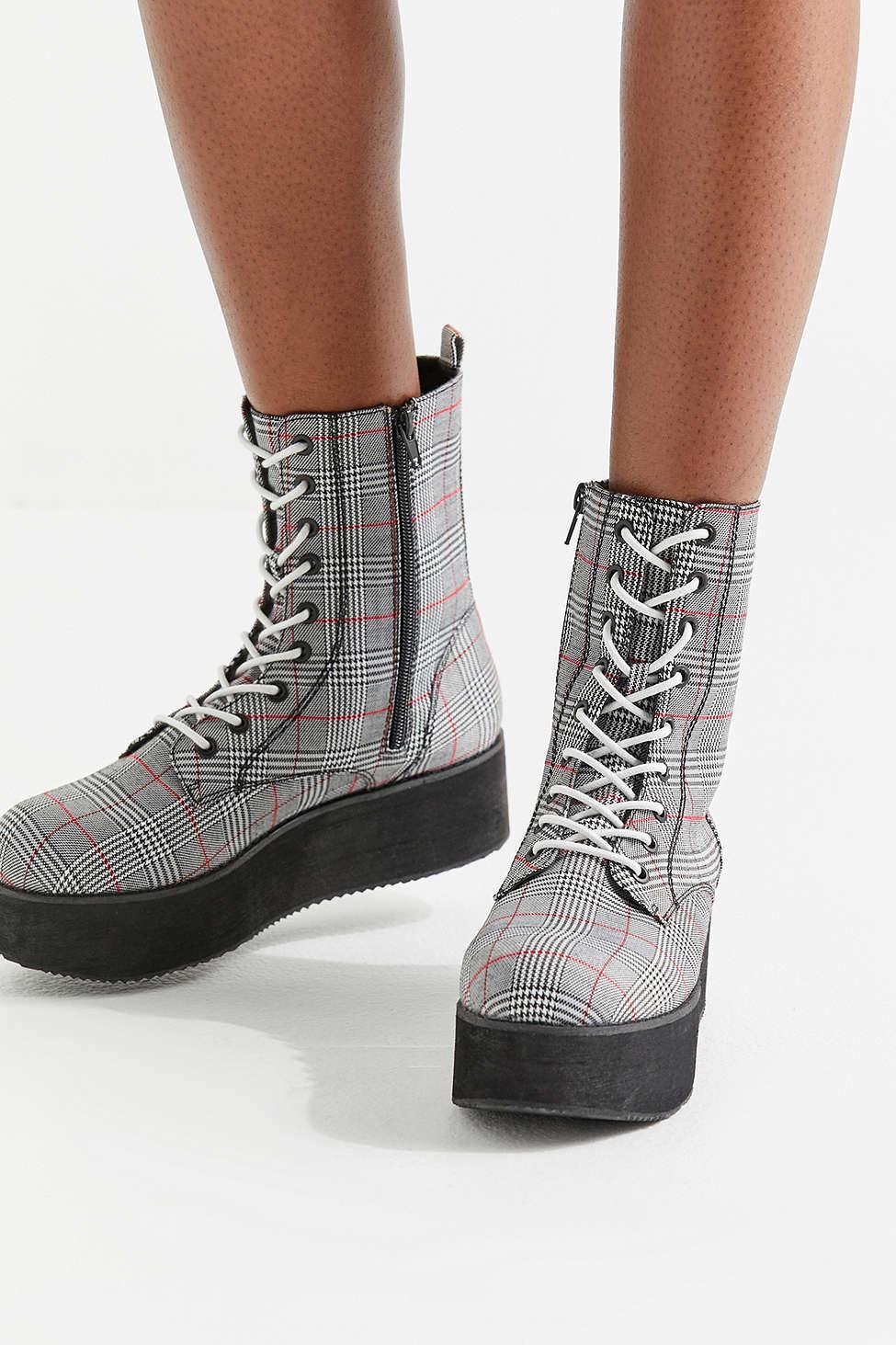 rocket dog grey boots