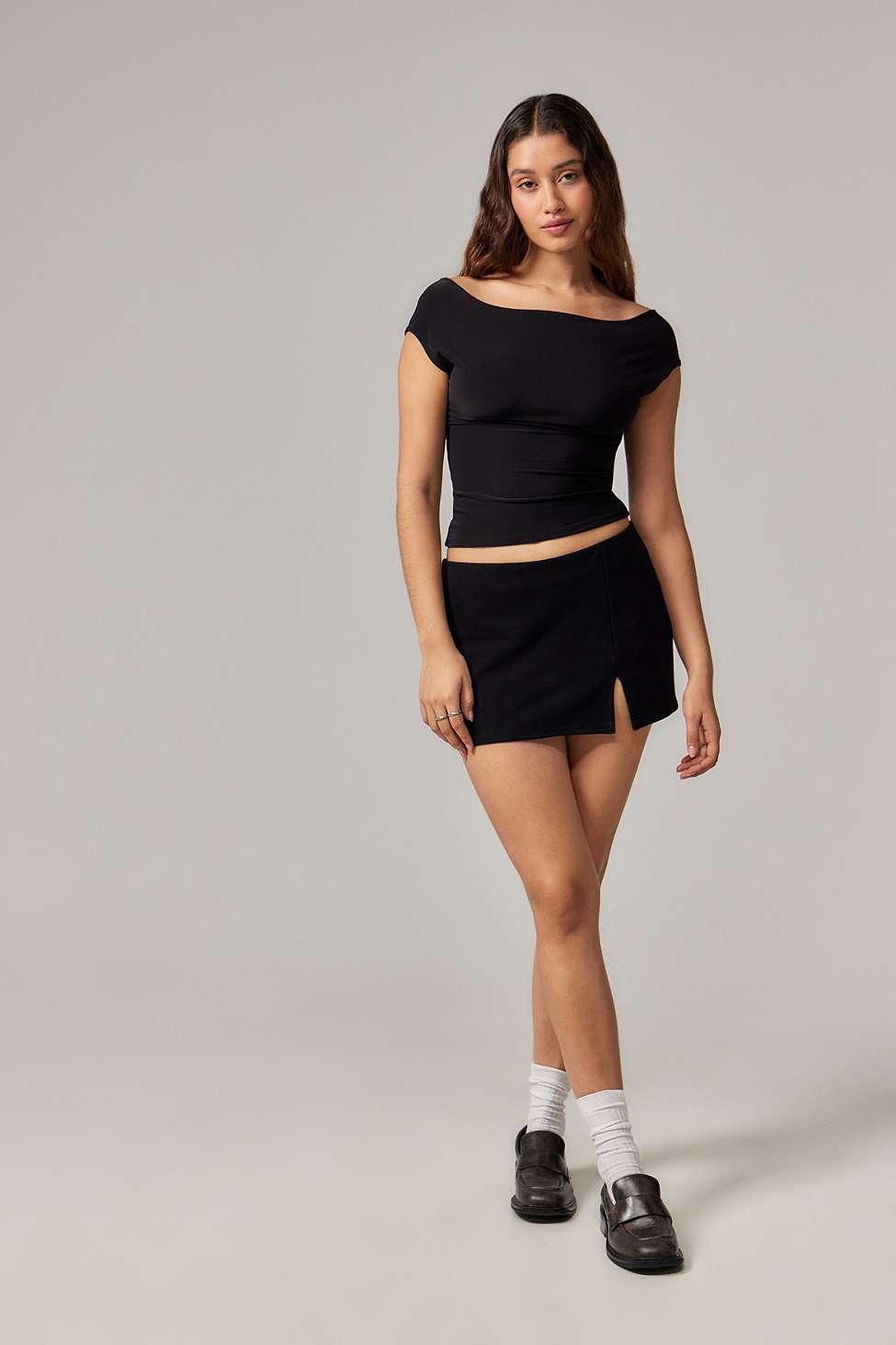 Mini jupe-short Bec à taille basse Out From Under | Urban Outfitters Canada