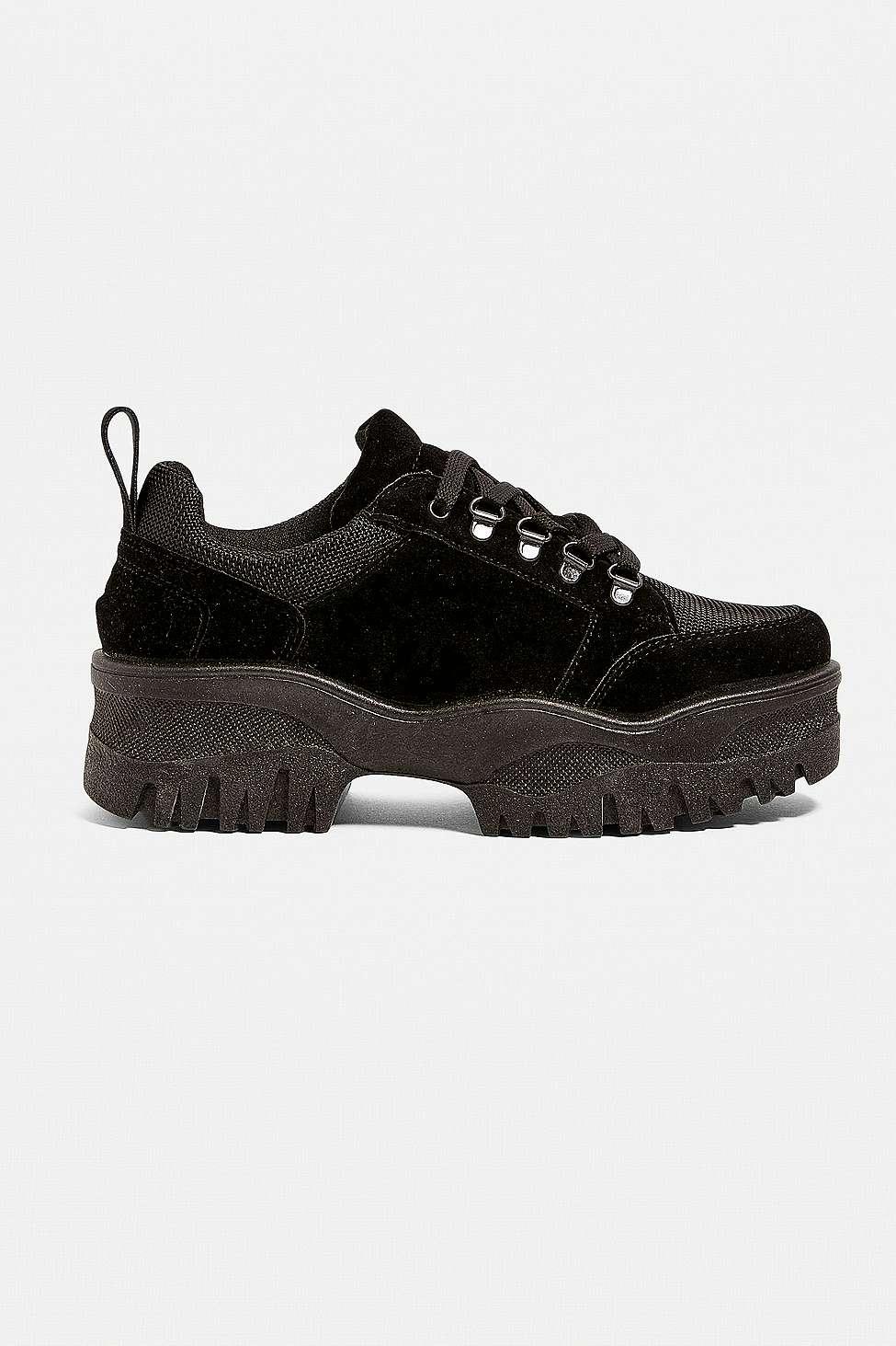 Uo Tag Chunky Sole Trainers in Black 