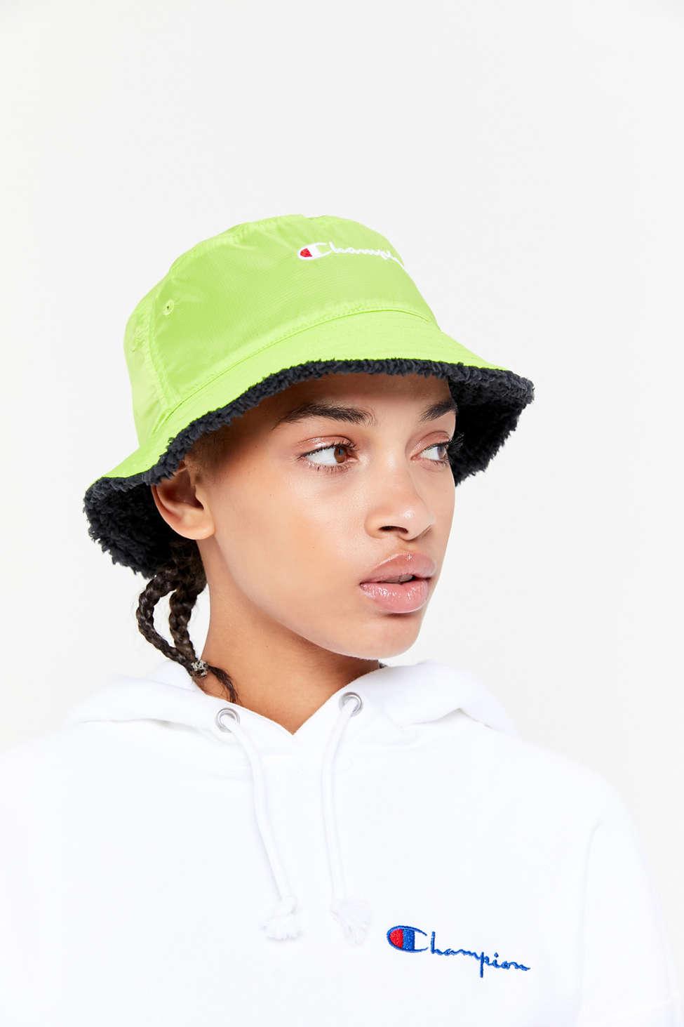 Champion Synthetic Champion Uo Exclusive Reversible Bucket Hat in Green |  Lyst Canada