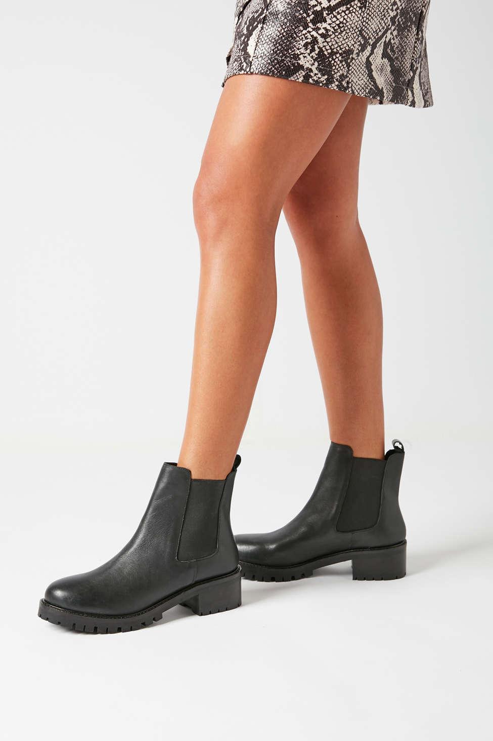 Urban Outfitters Leather Uo Zoe Chelsea 