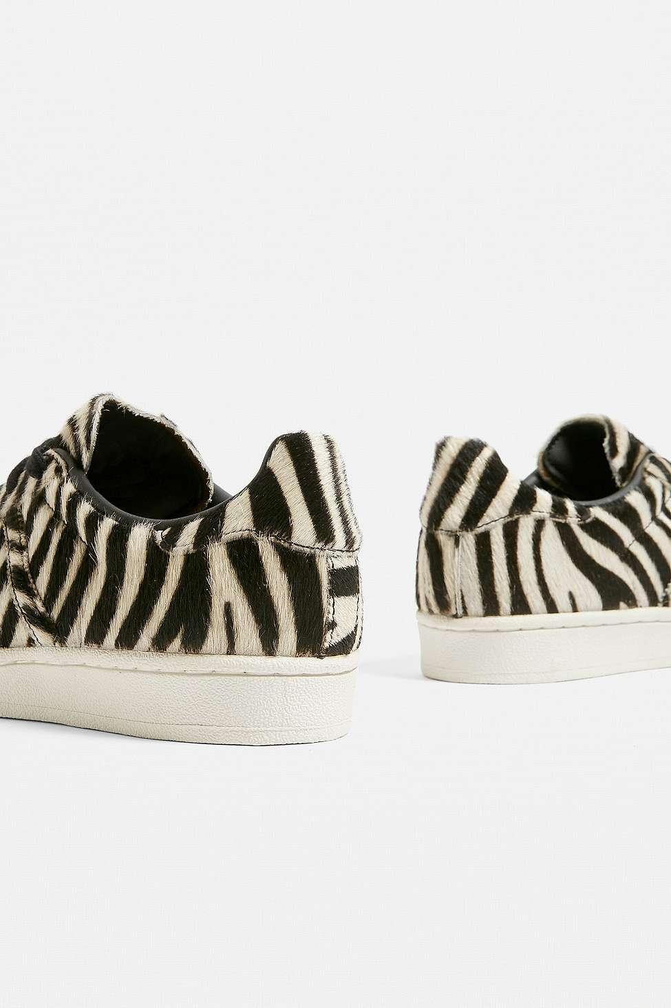 Afledning scarp Seks adidas Originals Rubber Superstar Zebra Print Trainers - Lyst