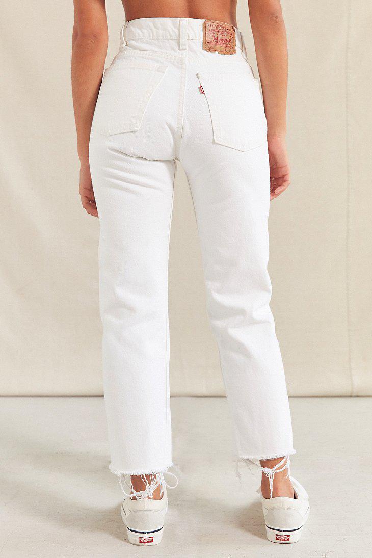 levi white cropped jeans