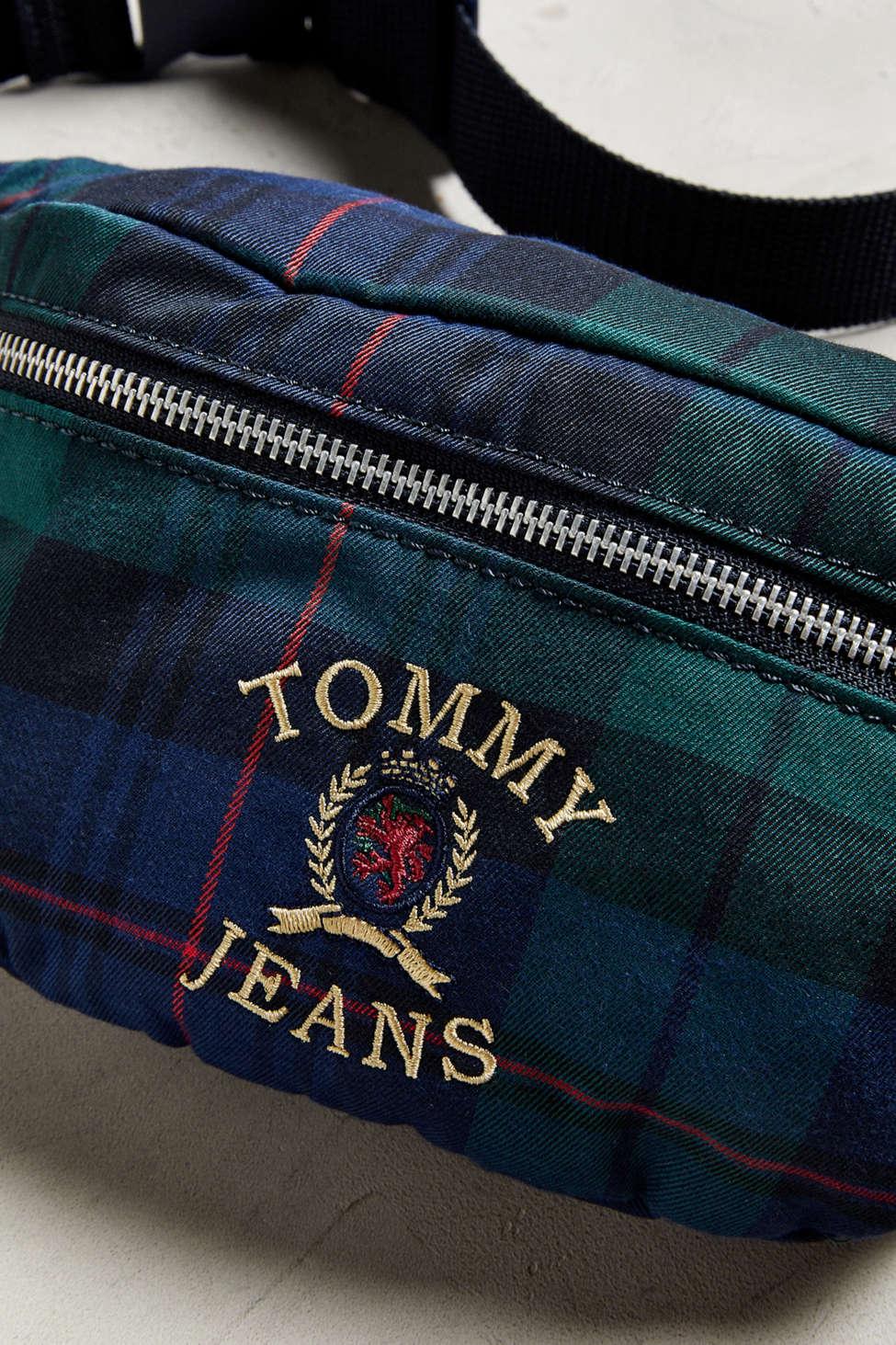 tommy jeans crest heritage sling bag