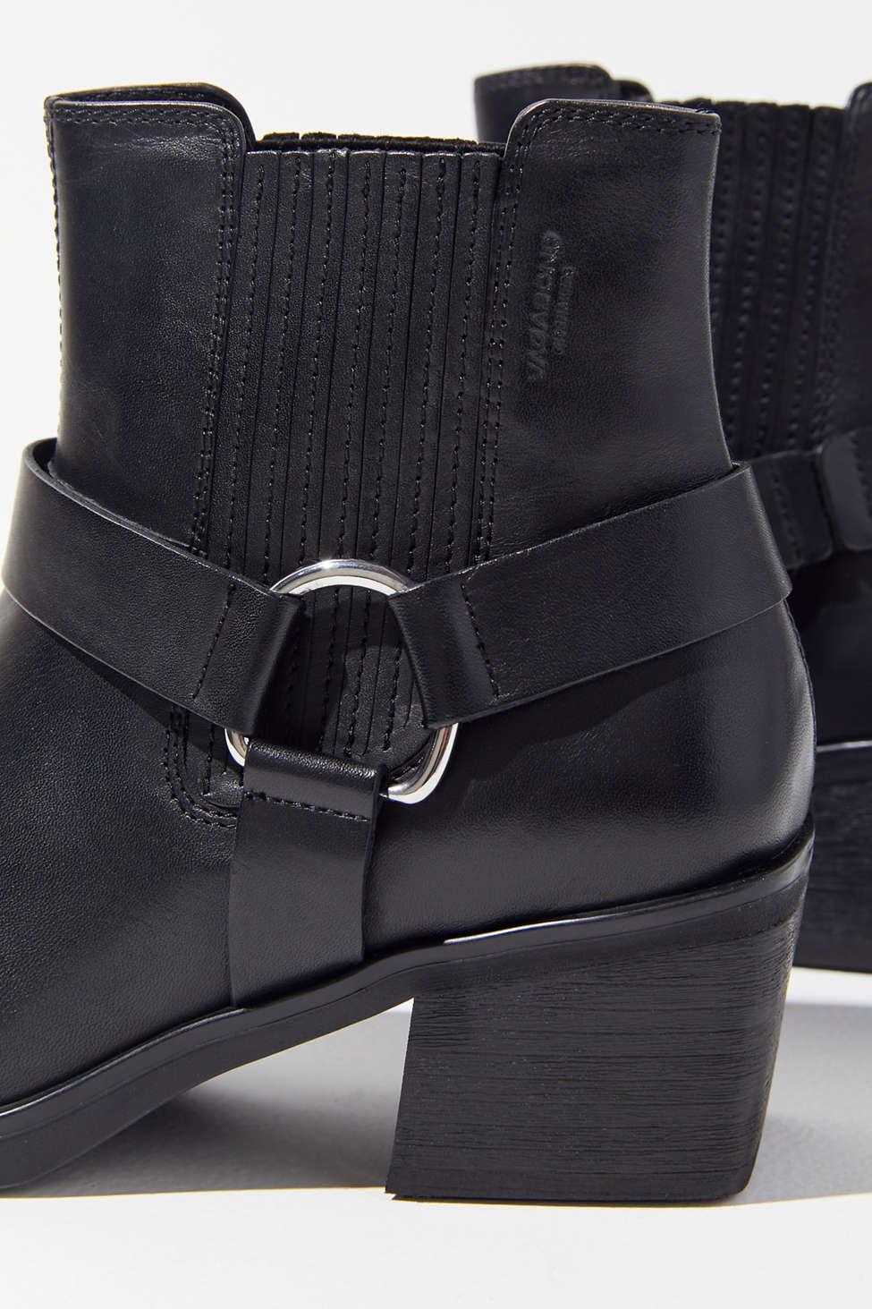 vagabond simone white