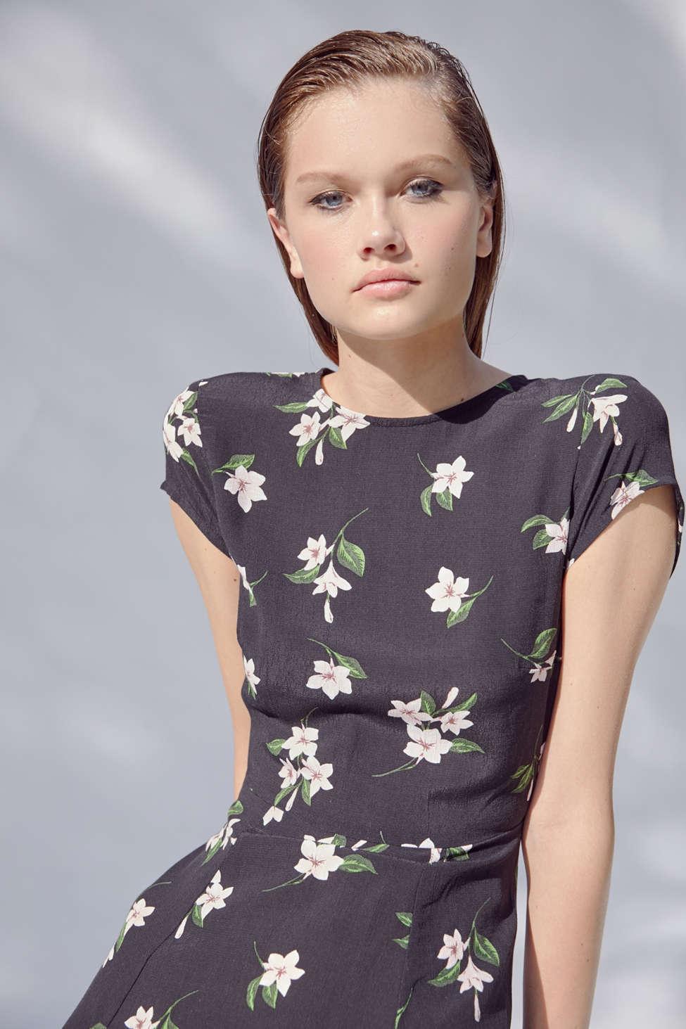 Lindsey cap sleeve midi dress 2025