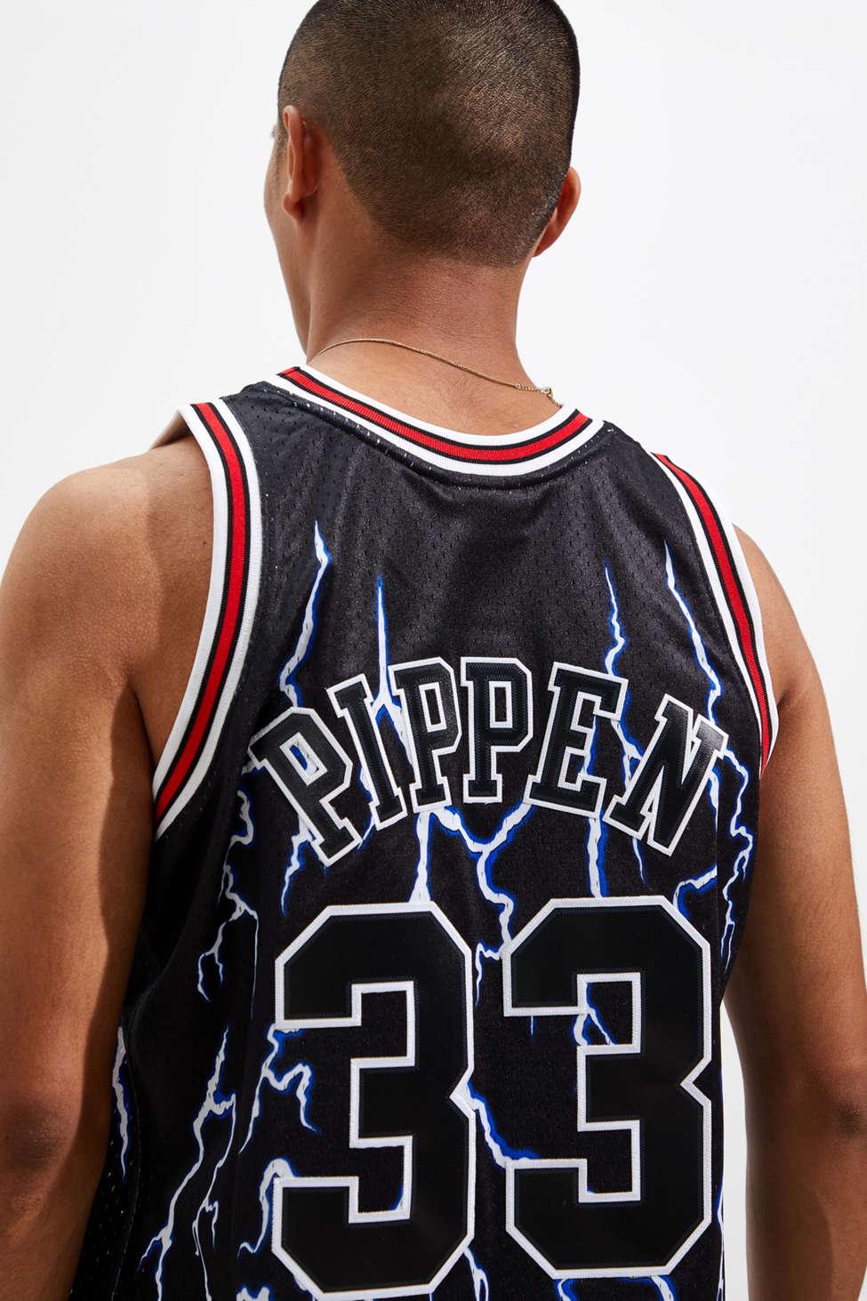 Mitchell & Ness Men's Chicago Bulls Scottie Pippen Spray Paint