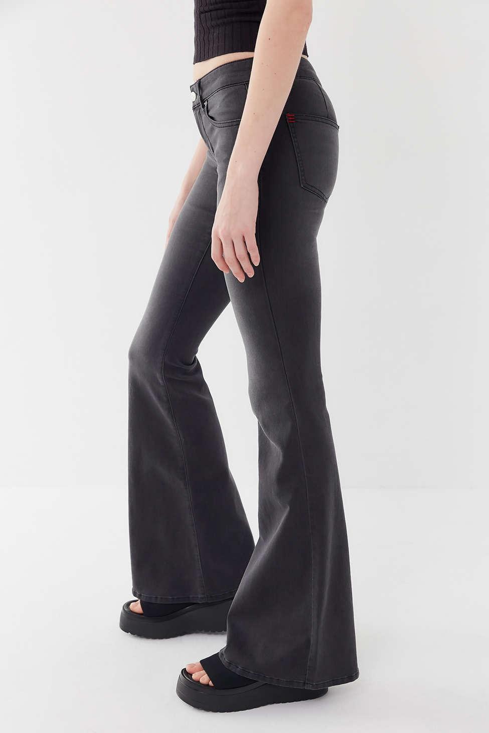 BDG Reese Low-rise Flare Jean in Black | Lyst