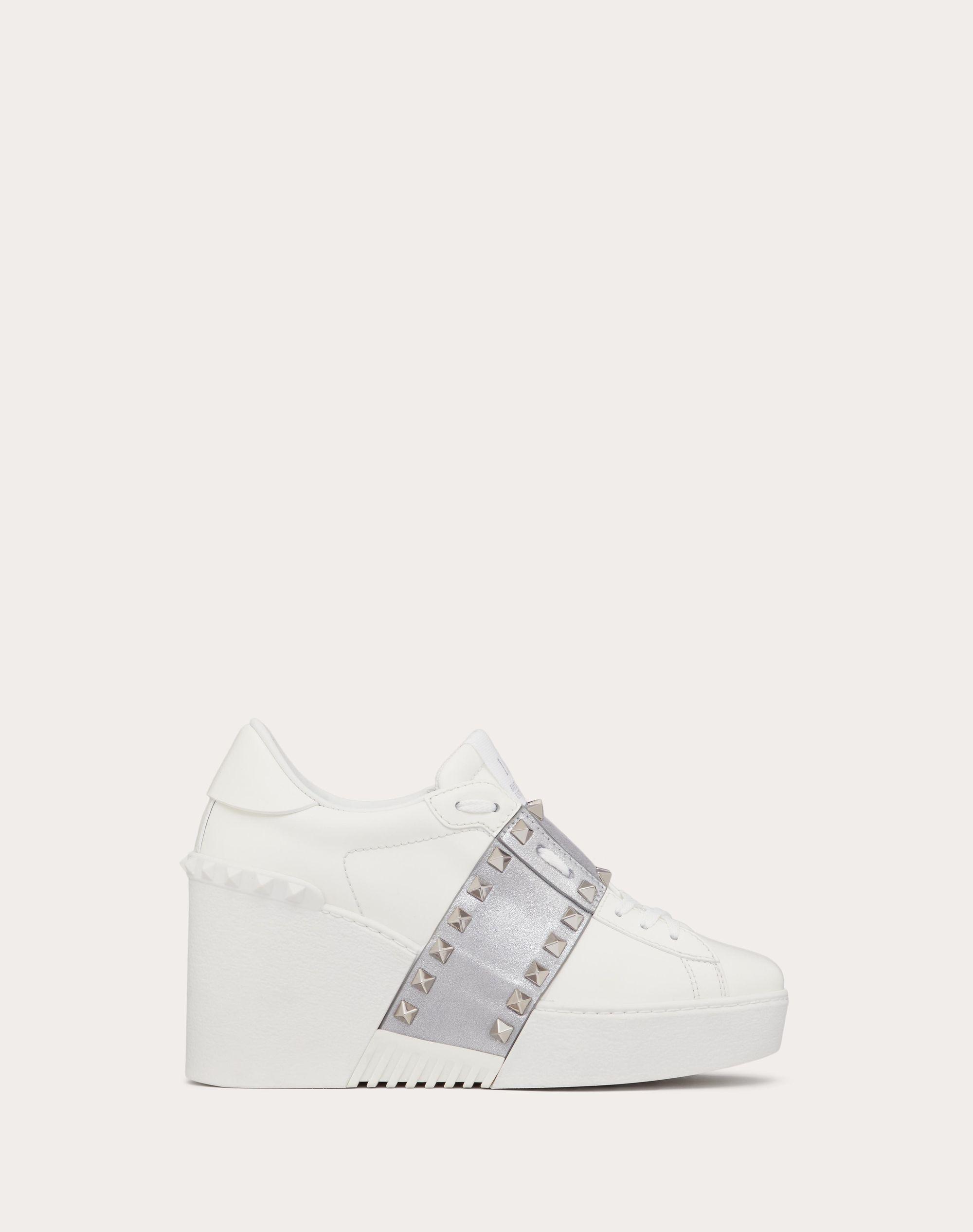 スニーカー Valentino Bianco N Silver Studs Sneakers Valentino Bianco N Silver Studs Sneakers in White | THE LIST