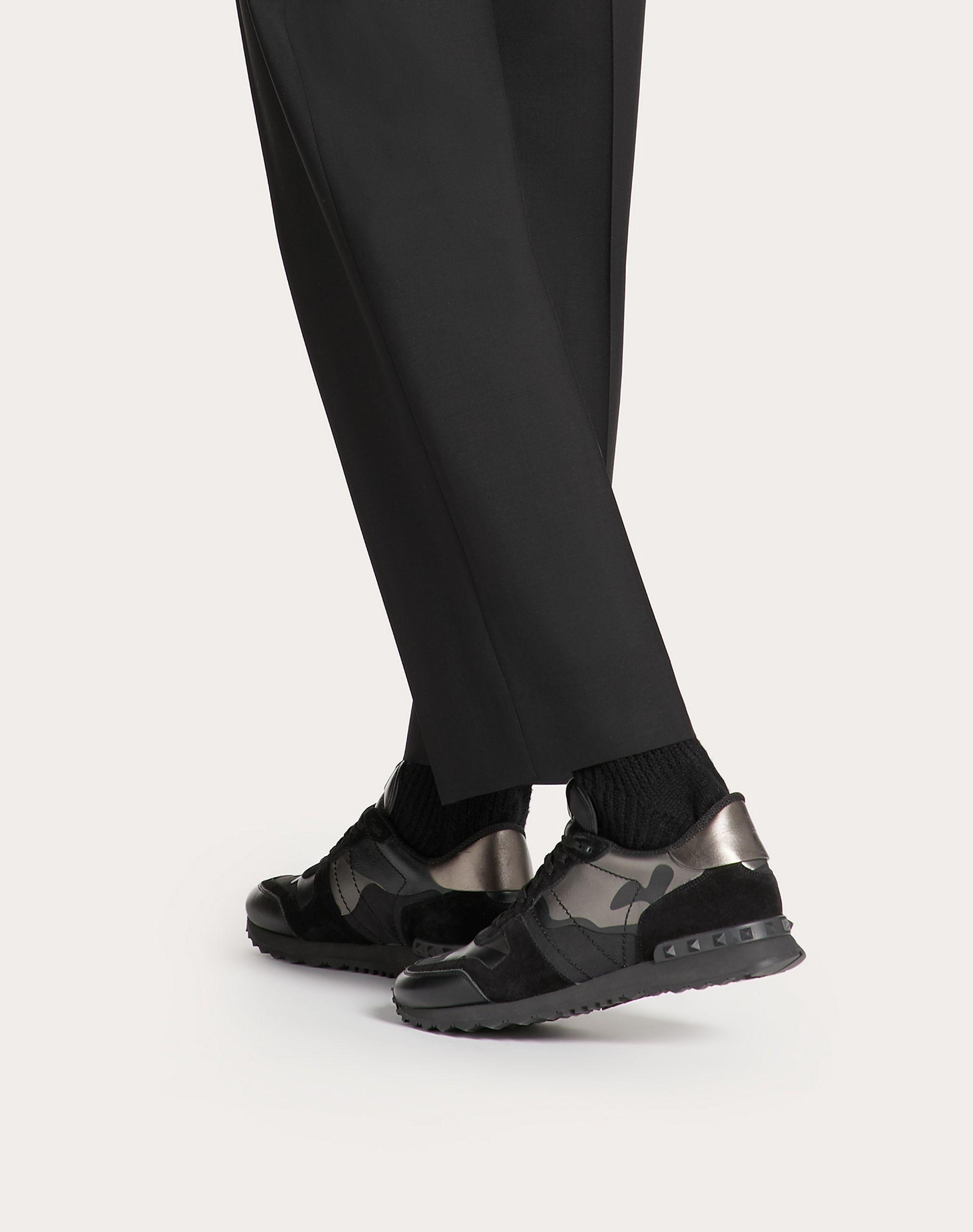 Valentino Garavani Rockrunner Camouflage Noir Metallic Sneaker in ...