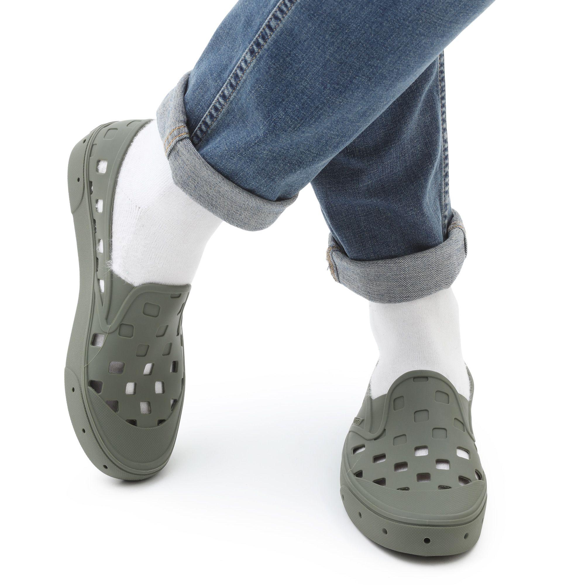 vans ua trek slip on