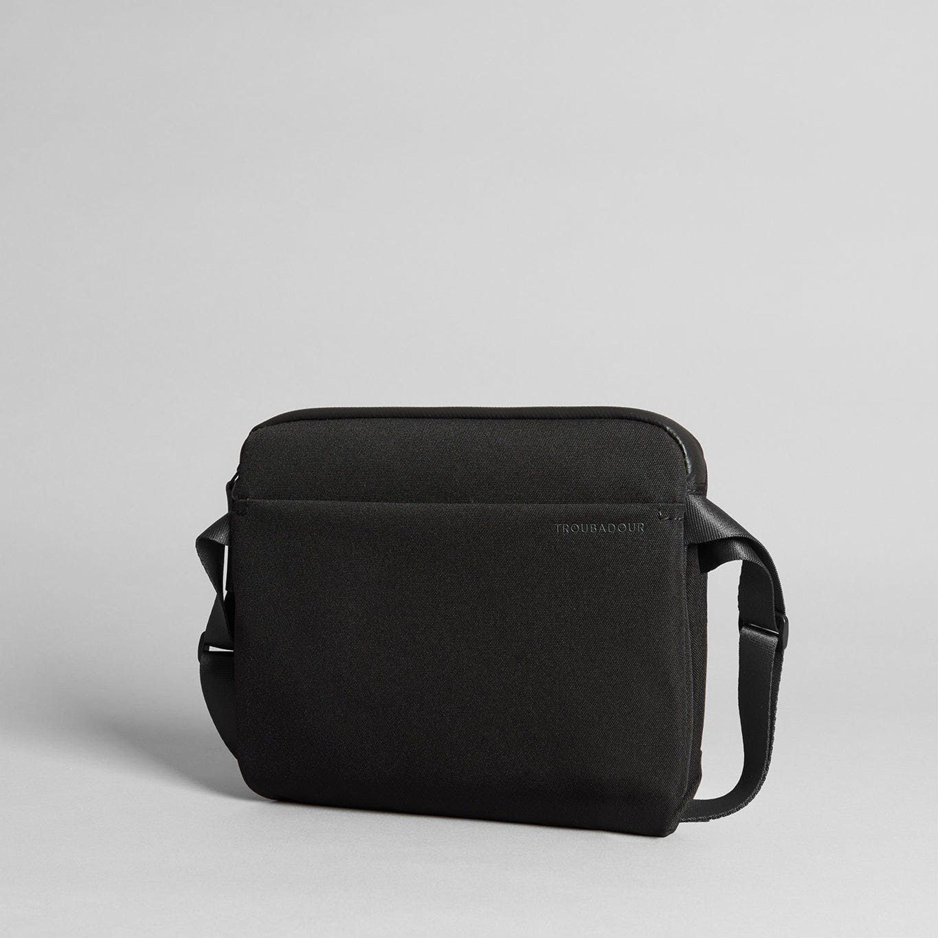 Troubadour Messenger in Black Lyst