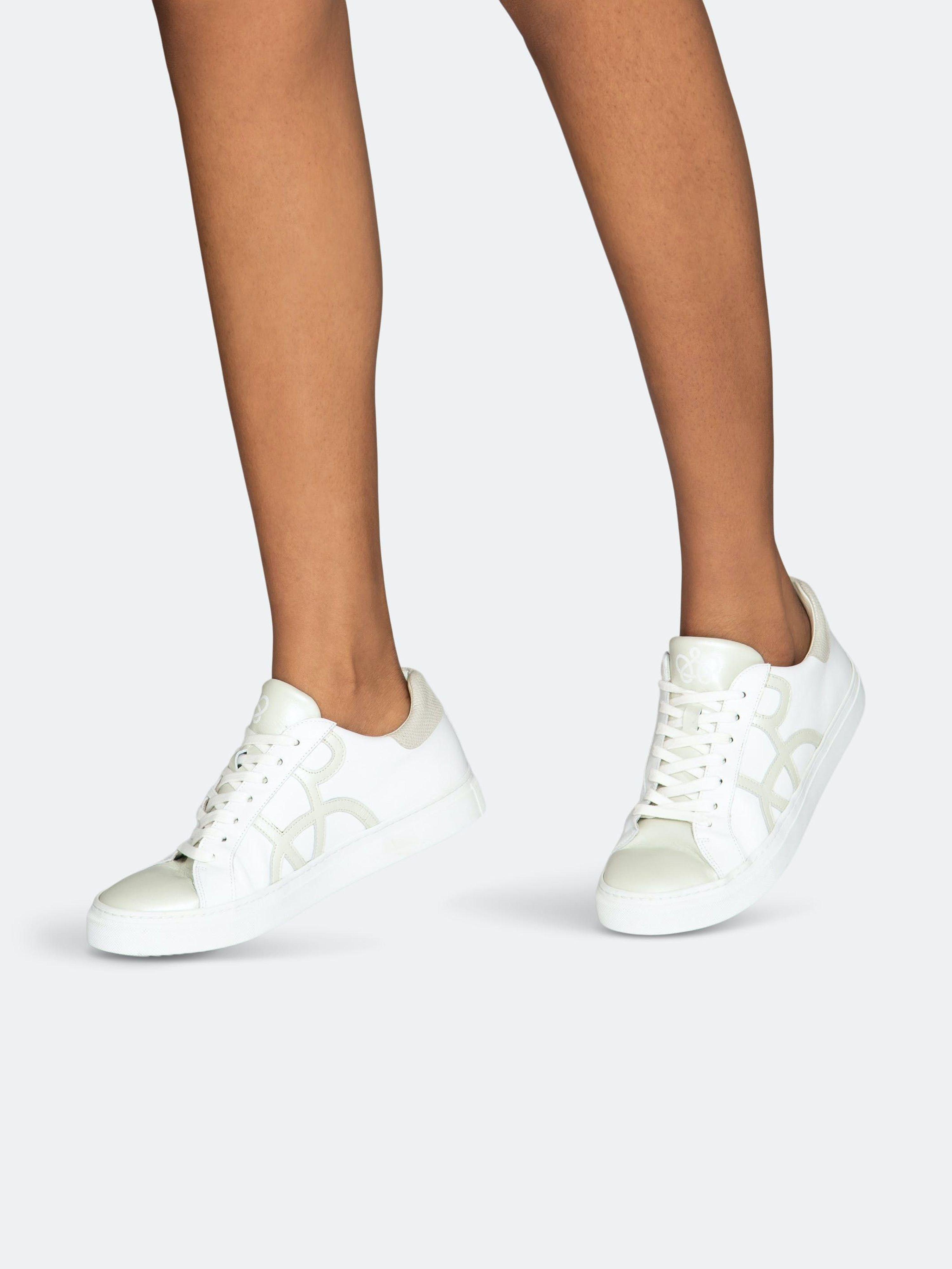 Shoe sante on sale
