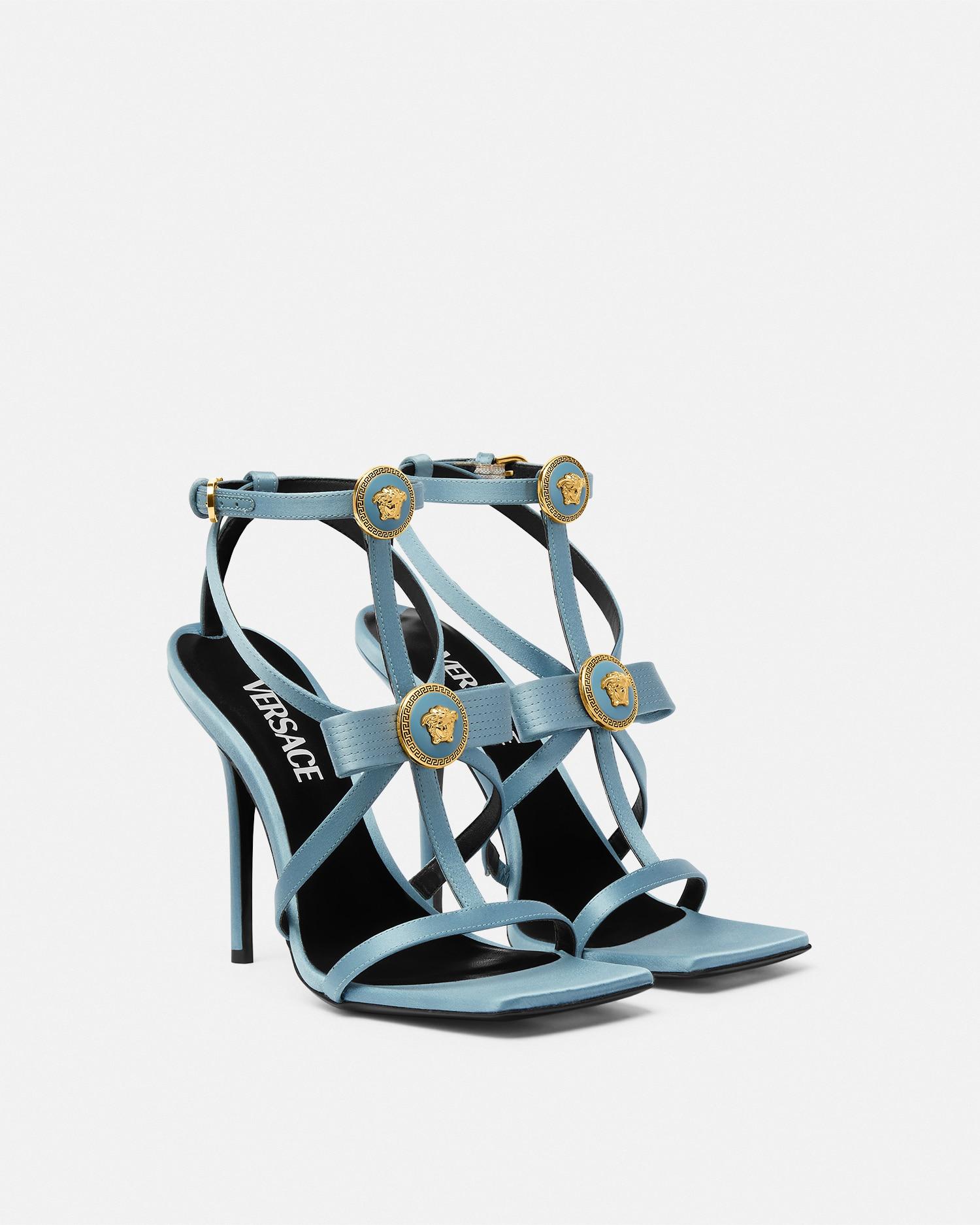 【関税込み】Versace ブルー サテン Gianni Ribbon Low ミュール Gianni Ribbon patent leather slingback pumps in black