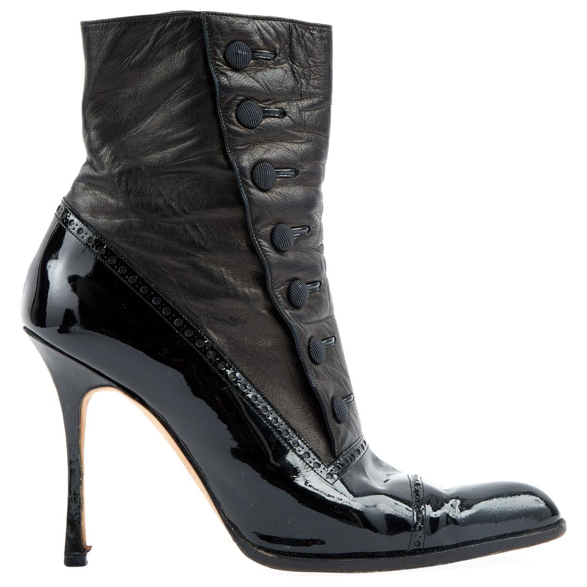 manolo blahnik flat boots