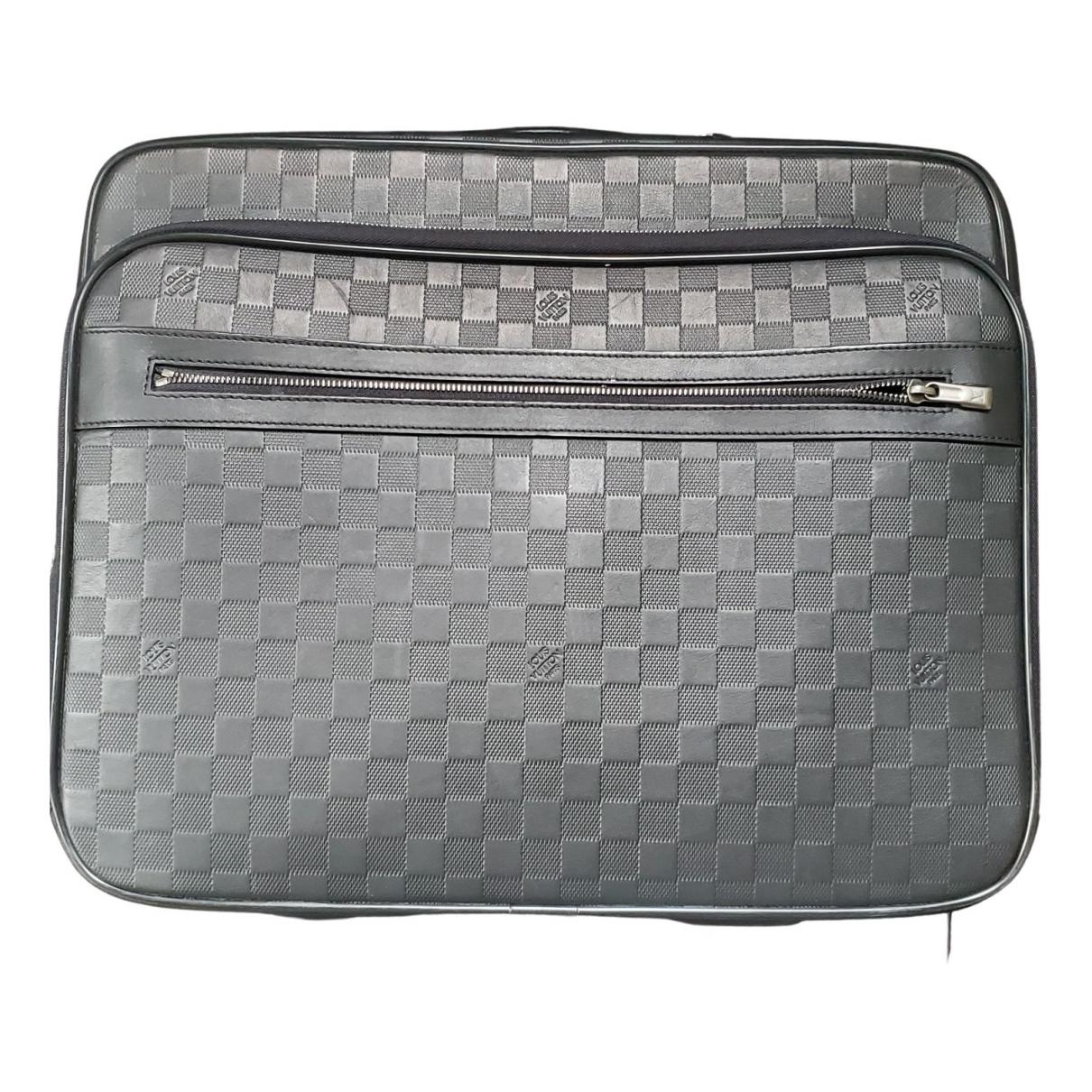 louis vuitton pilot case