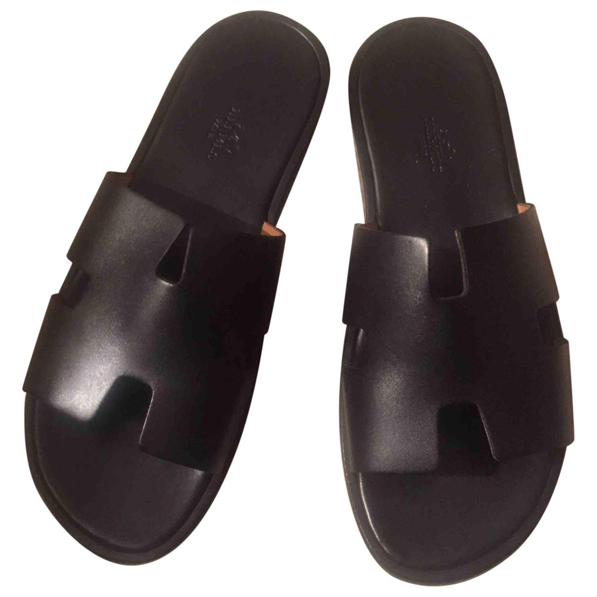 hermes black flip flops